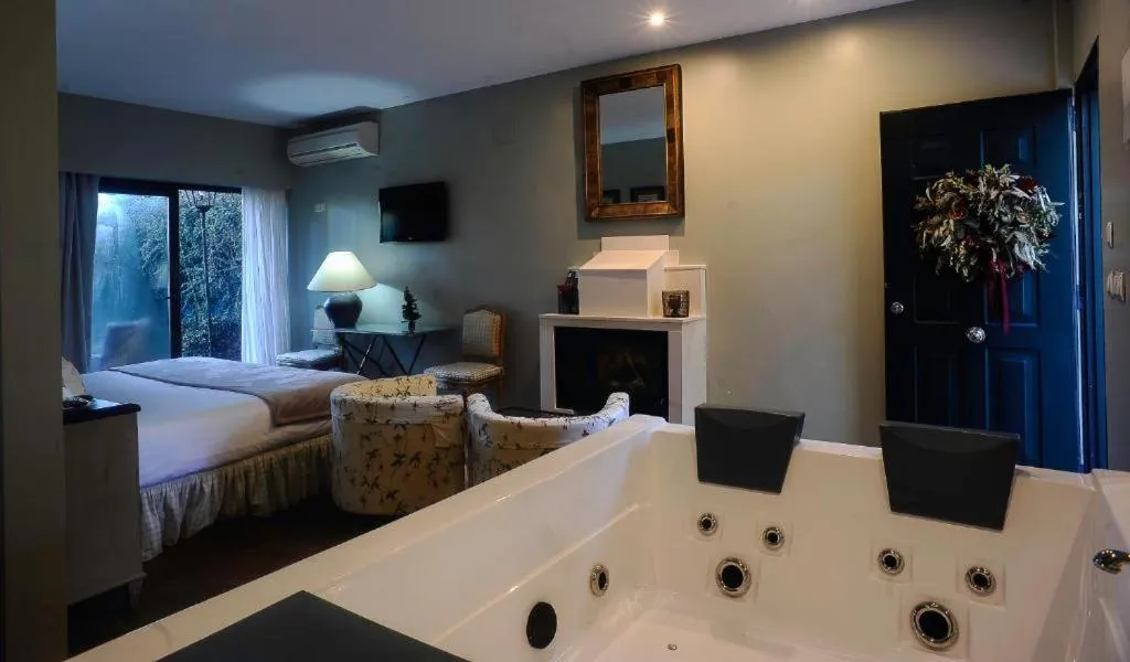 Hot Tub, Bed in Hotel Boutique Pinar by Bossh! Hotels