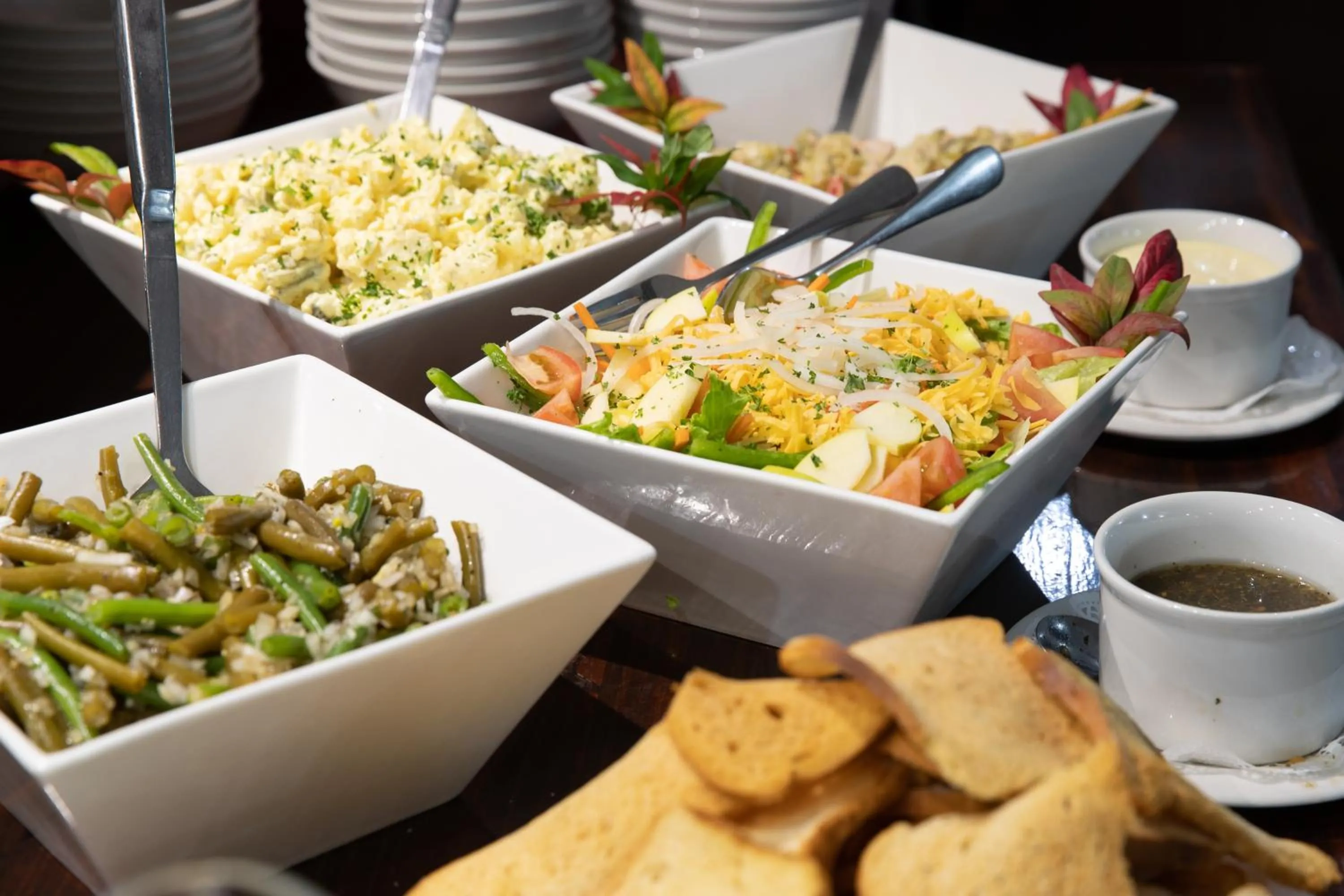 Restaurant/places to eat in Mount Currie Inn