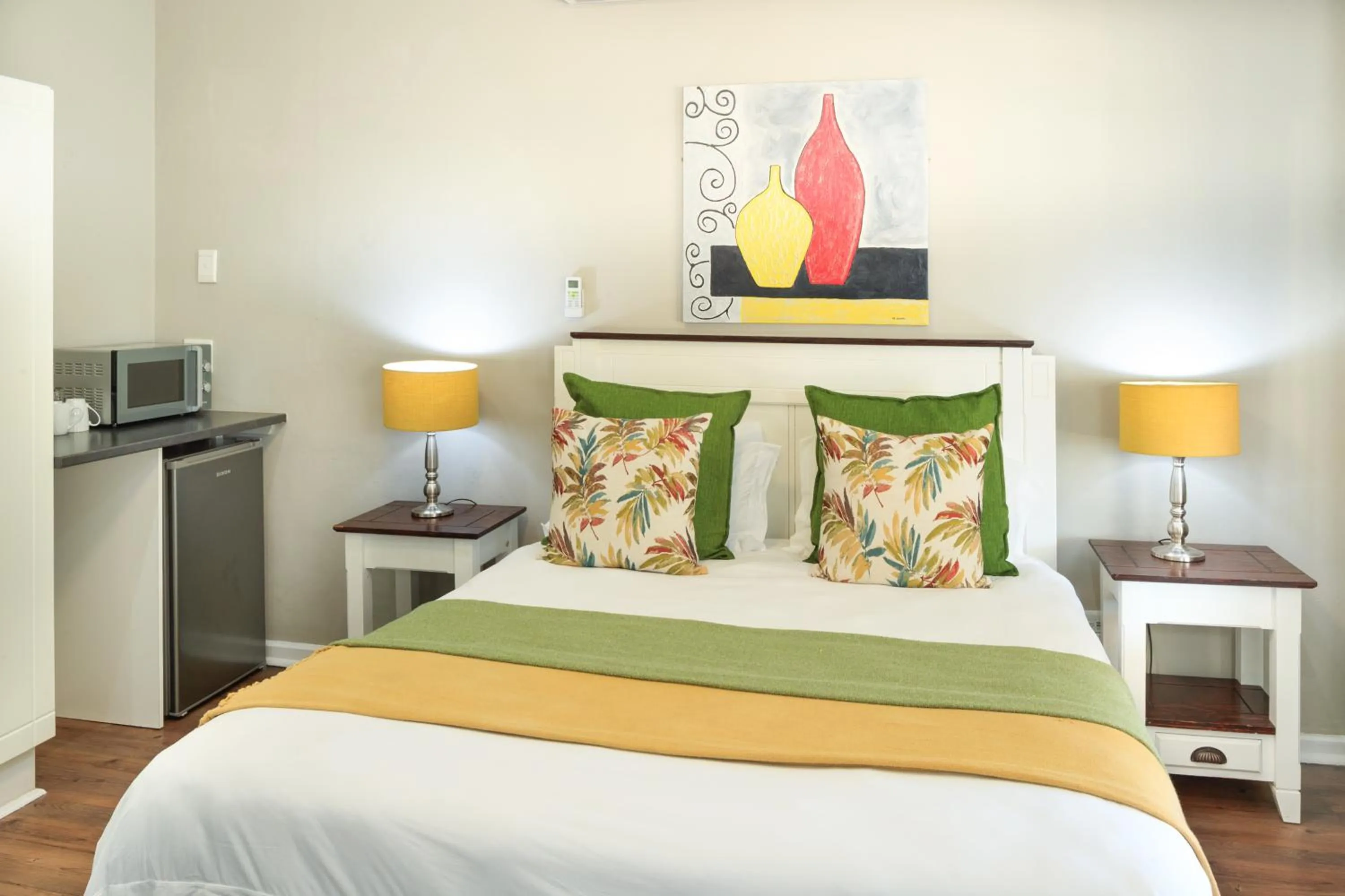 Bedroom, Bed in Mount Currie Inn