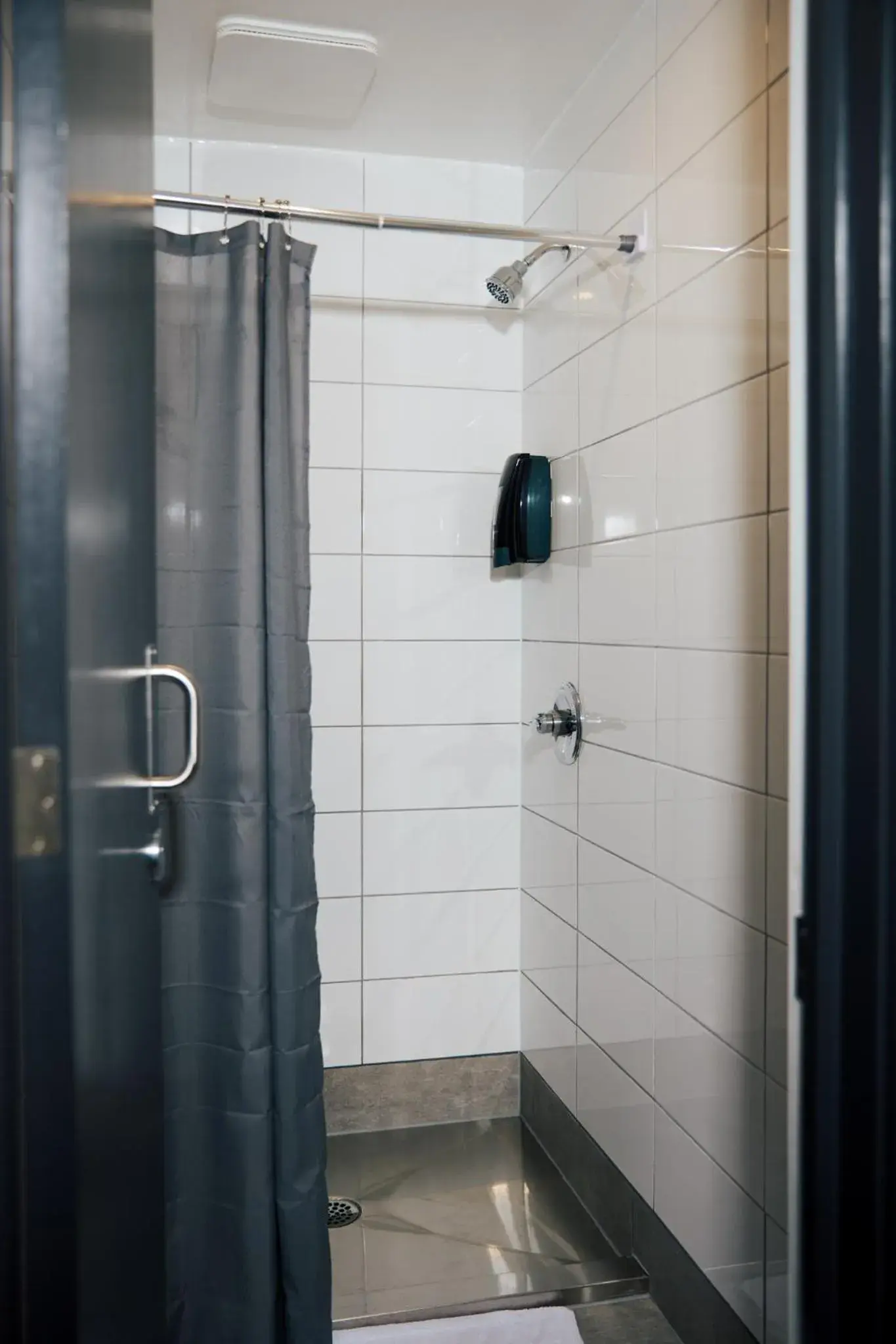 Bed in 6-Bed Female Dormitory Room in Saintlo Ottawa Jail Hostel Bed in 6-Bed Female Dormitory Room in Saintlo Ottawa Jail Hostel