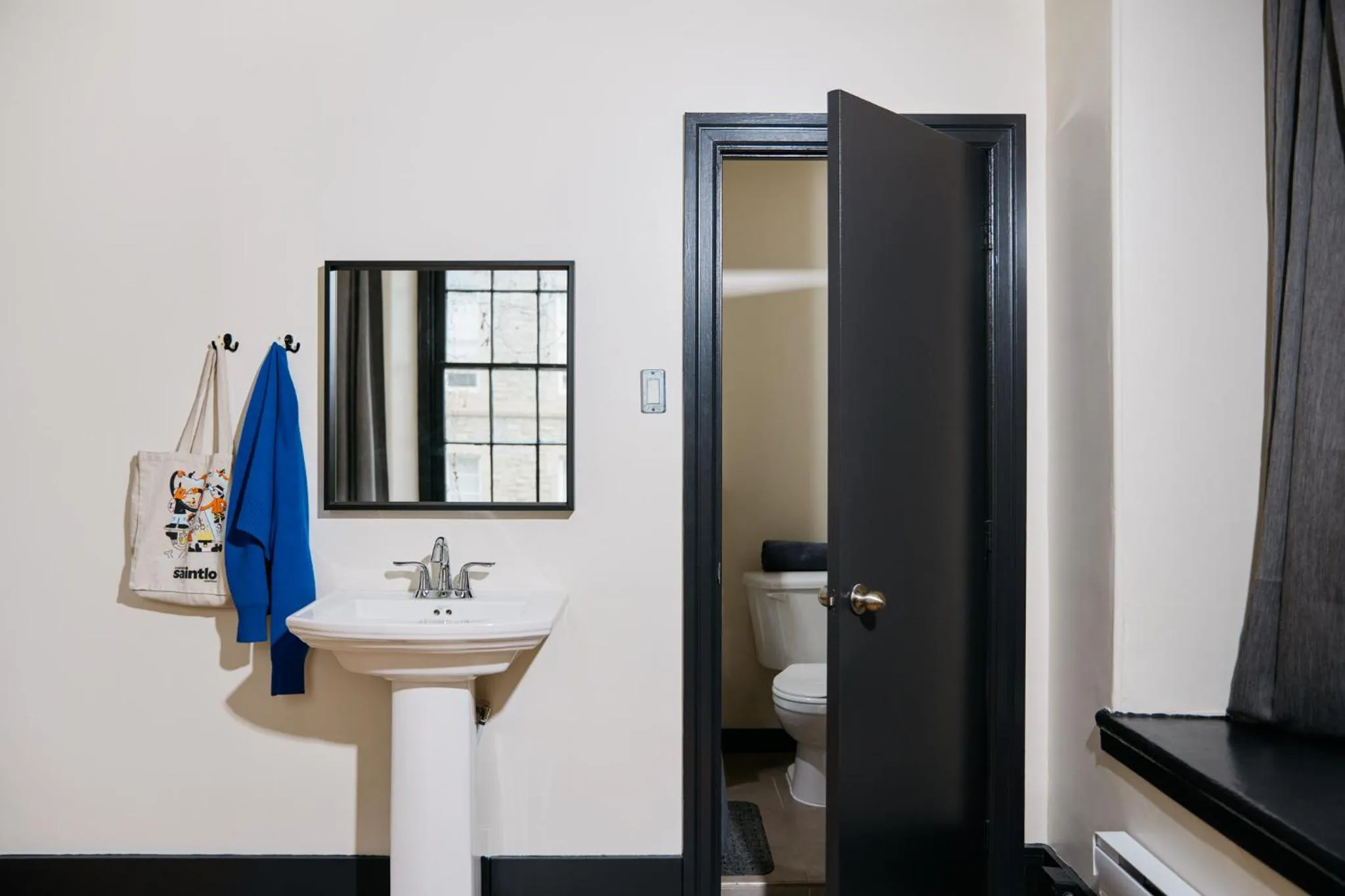 Bedroom in Saintlo Ottawa Jail Hostel