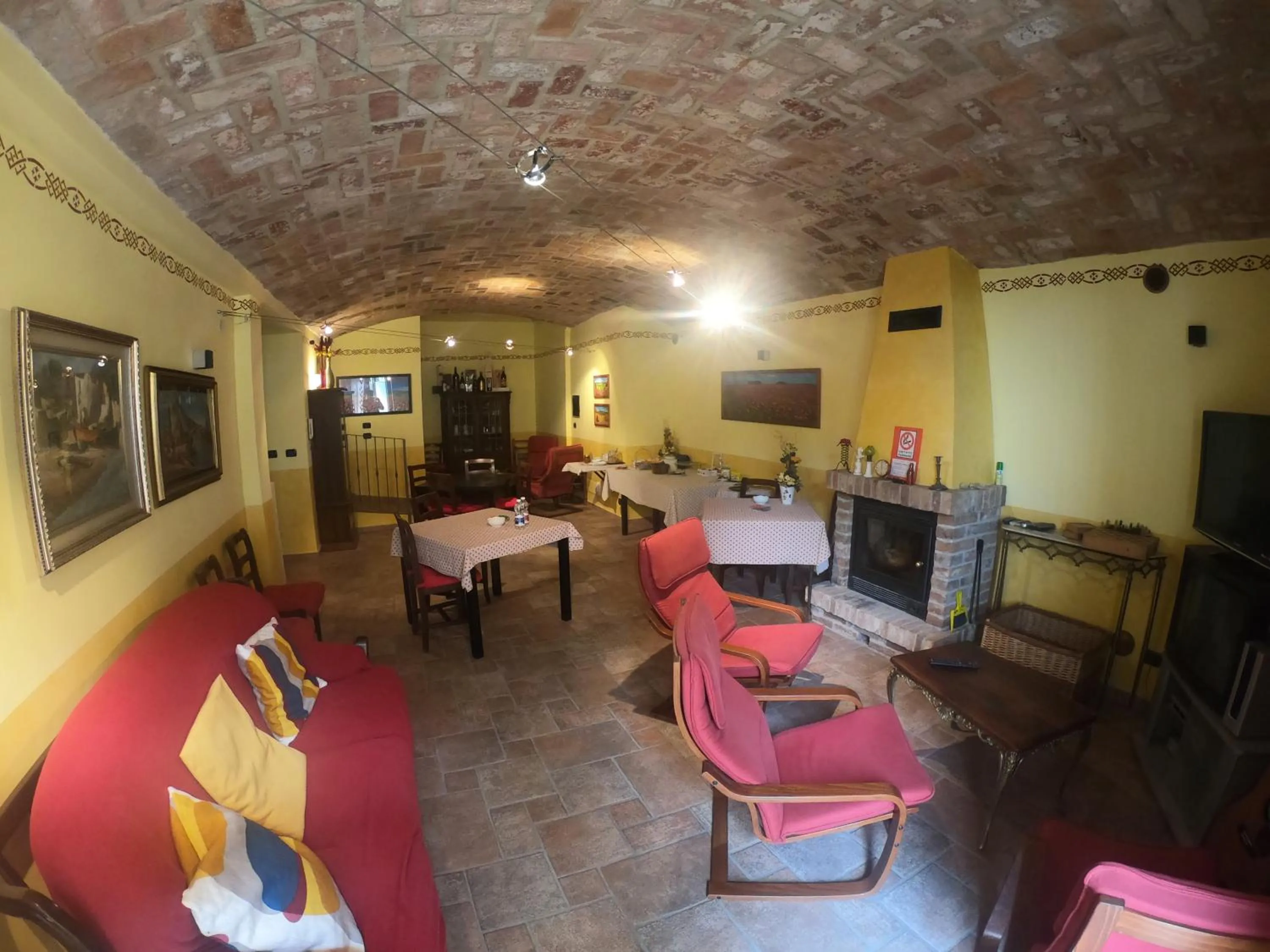 Tra... Monti E Vigne