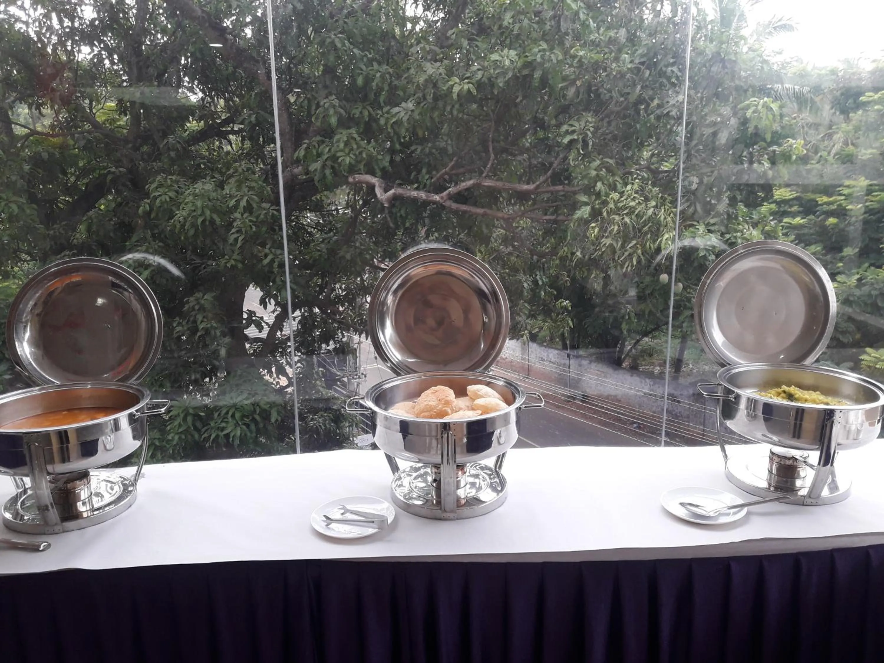 Food and drinks in Hotel Lance International