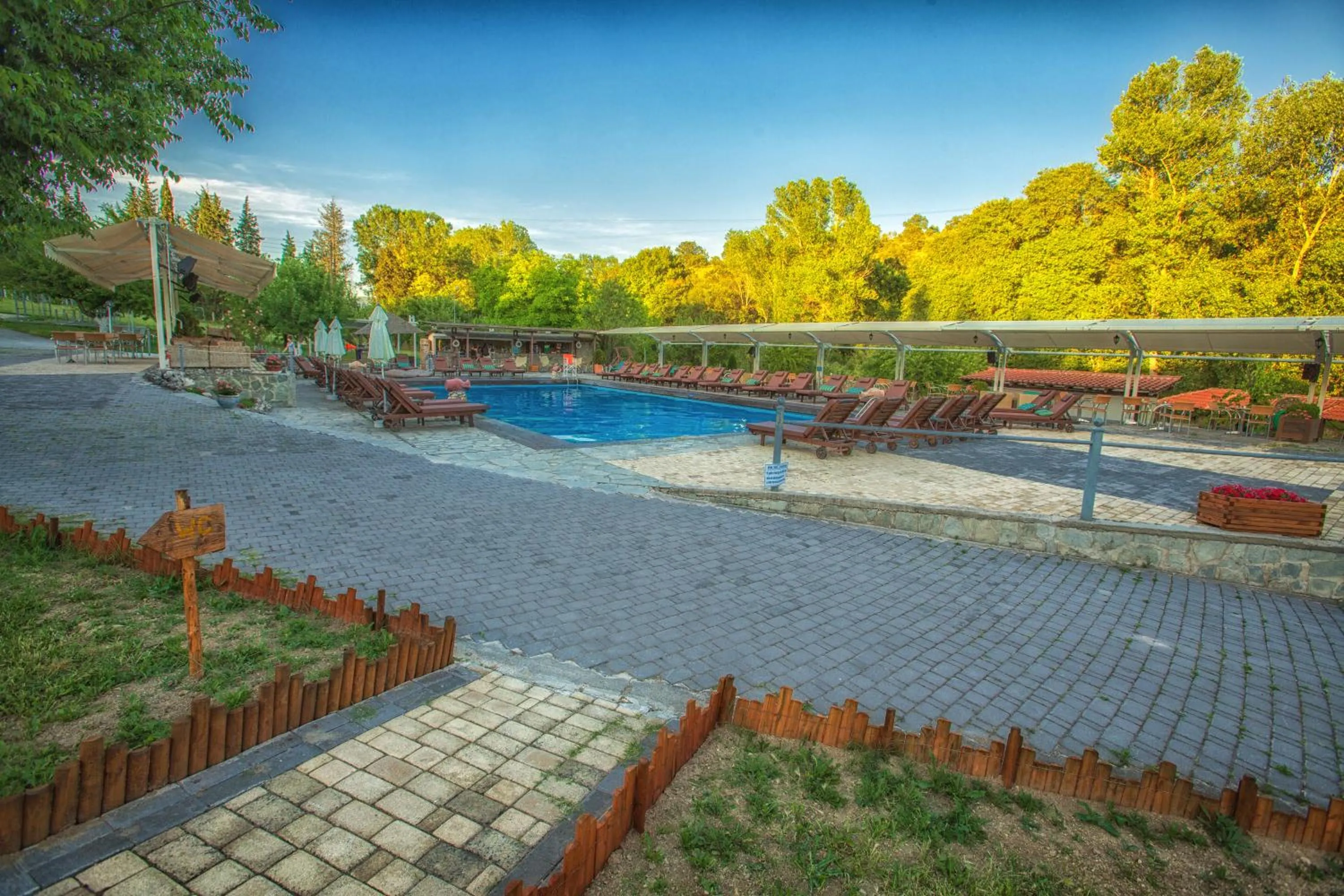 Swimming pool in Tselikas Hotel