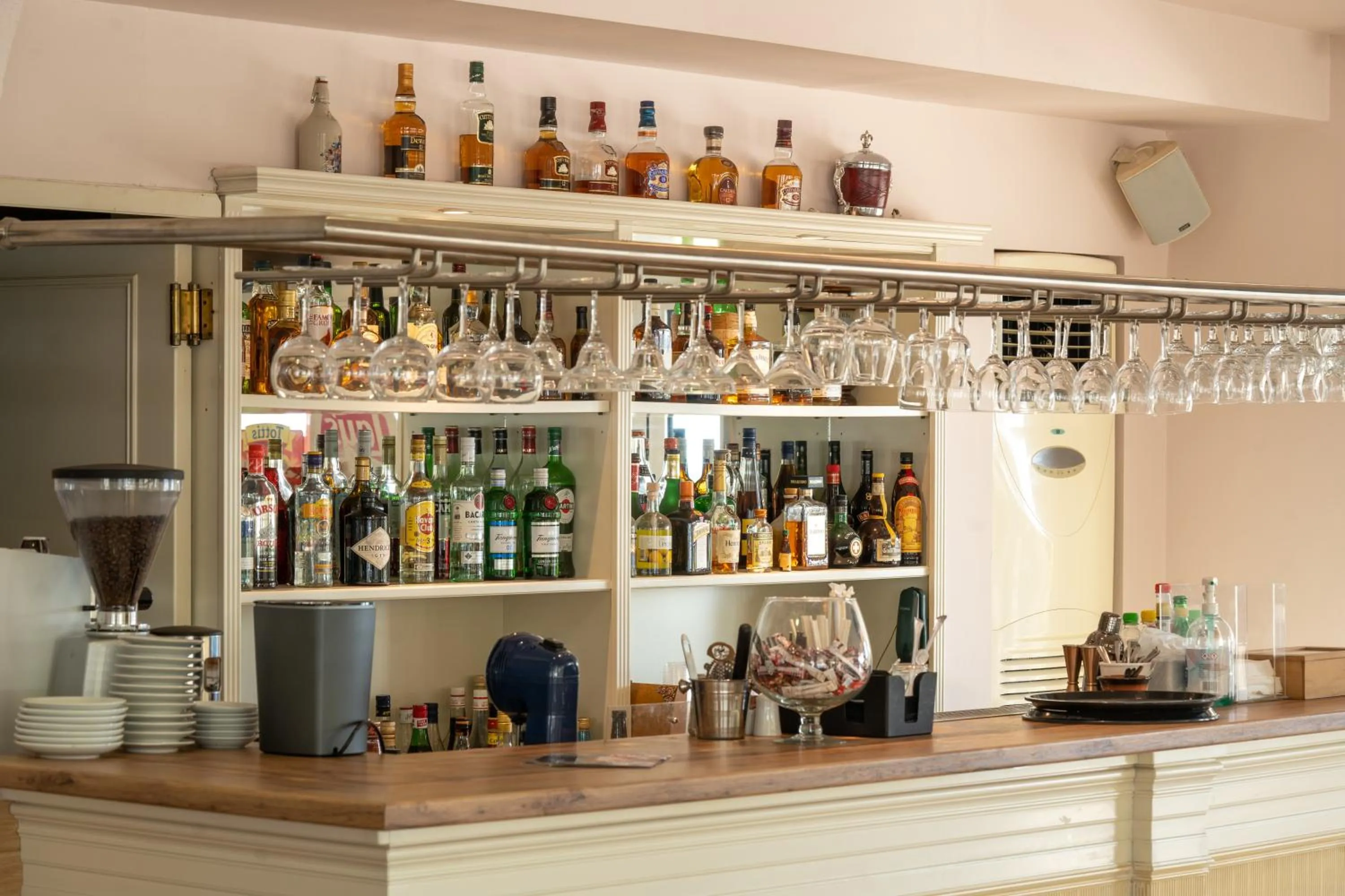 Lounge or bar in Tselikas Hotel