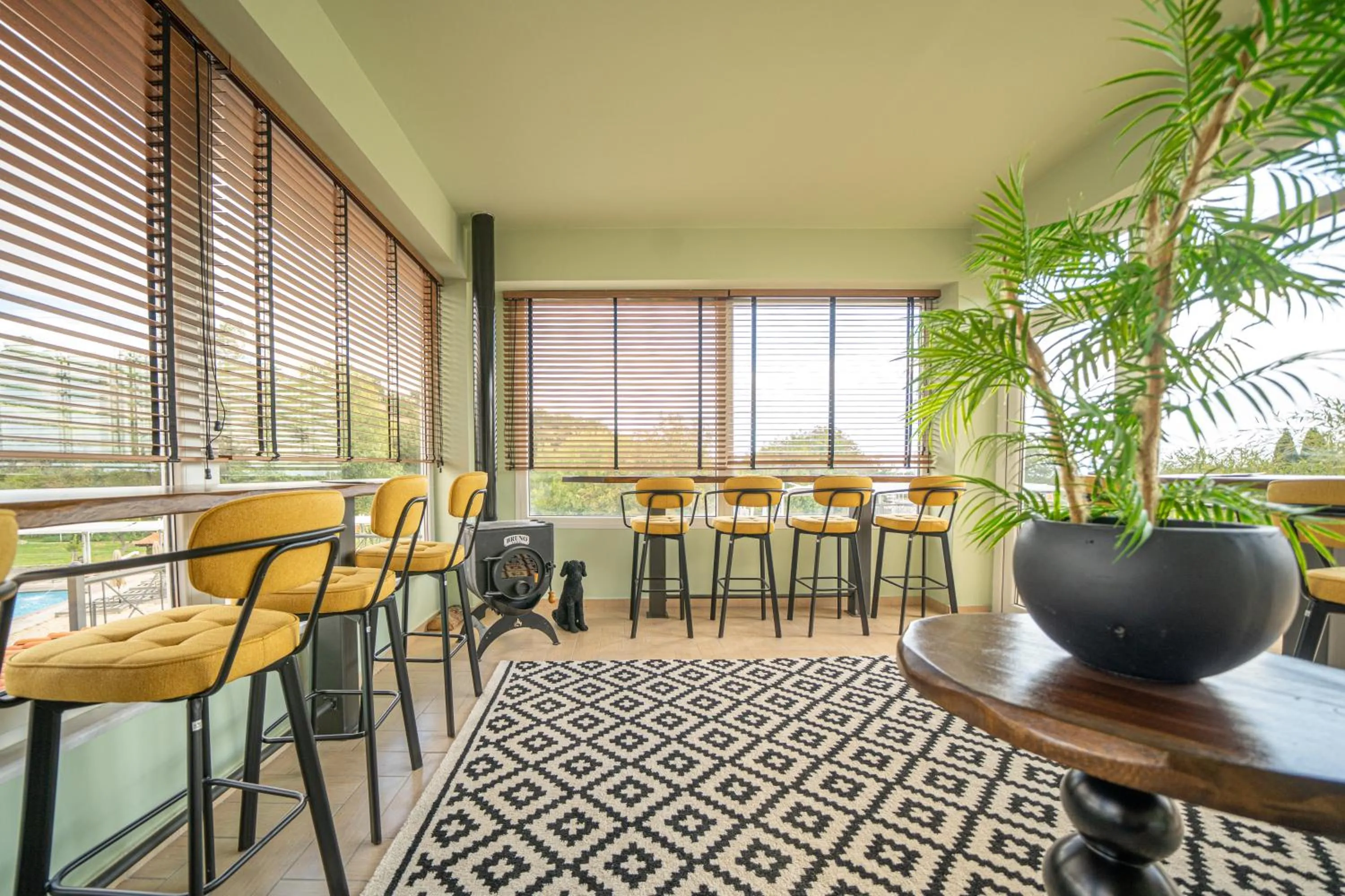 Coffee/tea facilities in Tselikas Hotel