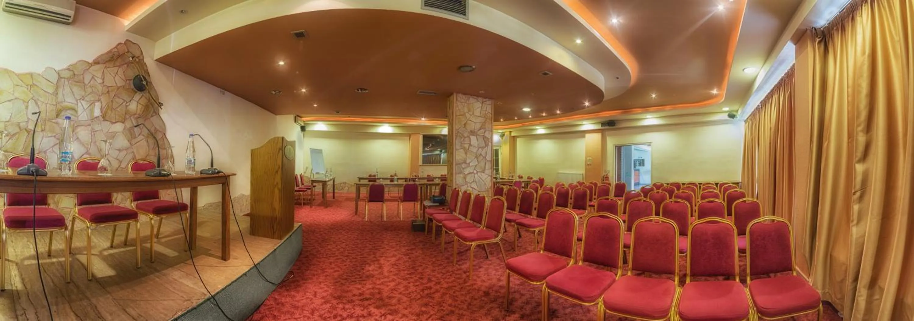 Meeting/conference room in Tselikas Hotel
