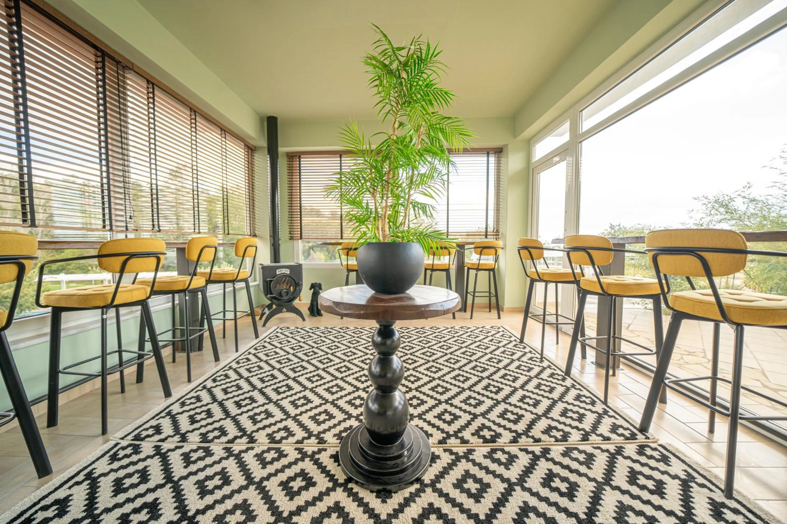 Coffee/tea facilities in Tselikas Hotel