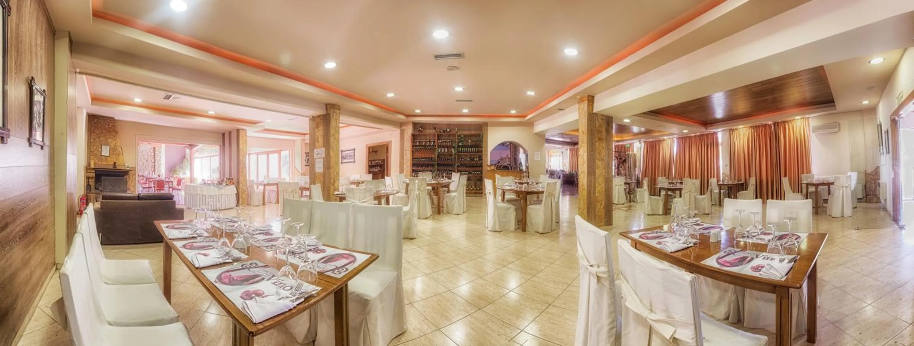 Restaurant/places to eat in Tselikas Hotel