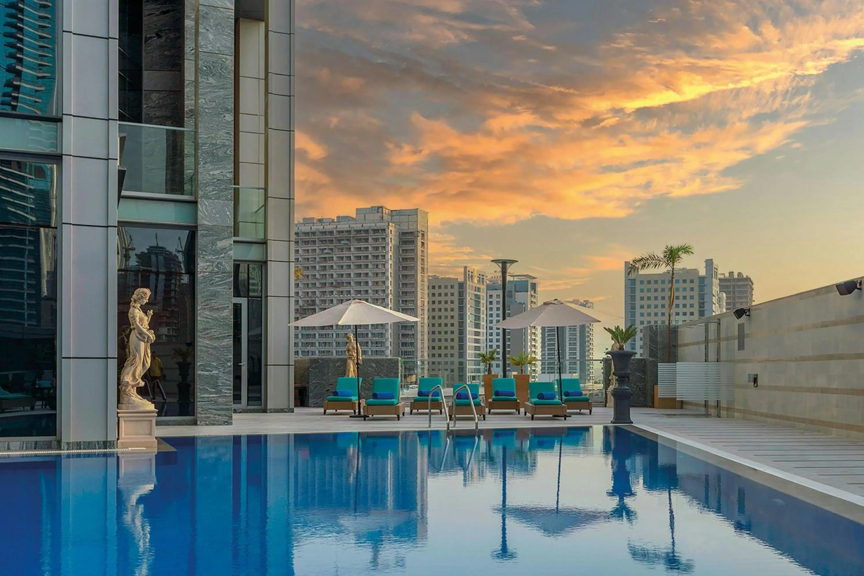 Swimming pool in Renaissance Business Bay Hotel, Dubai