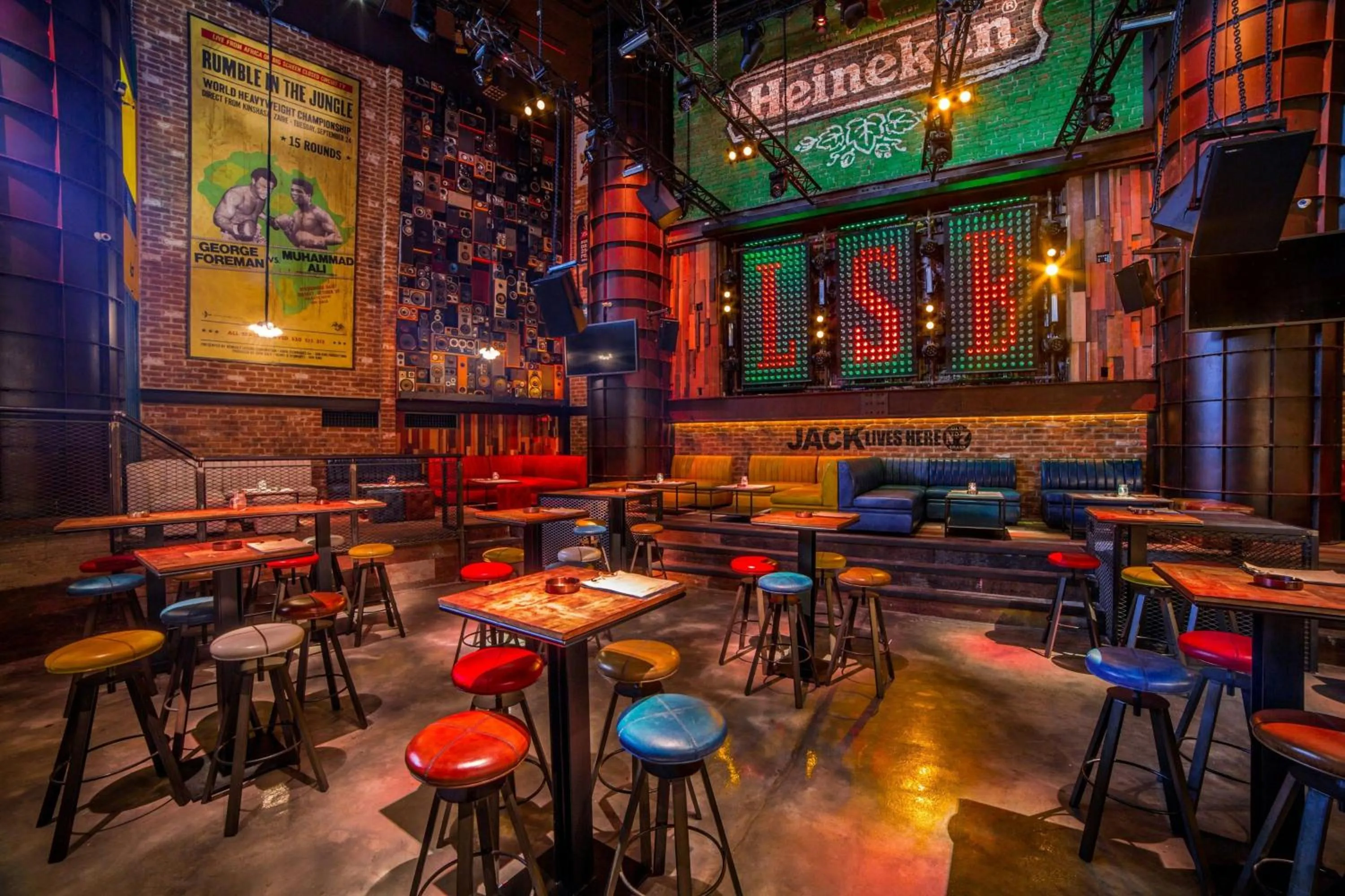 Lounge or bar in Renaissance Business Bay Hotel, Dubai