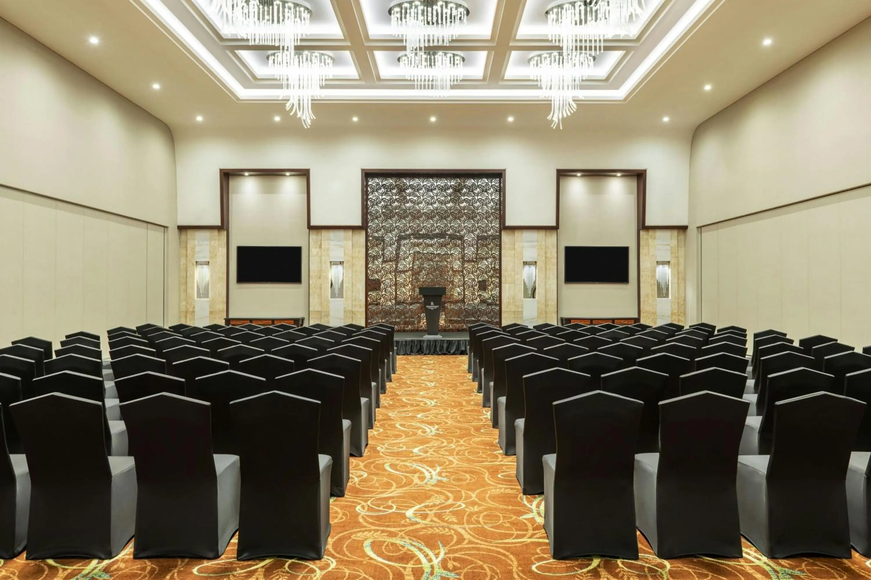 Entertainment in Renaissance Business Bay Hotel, Dubai