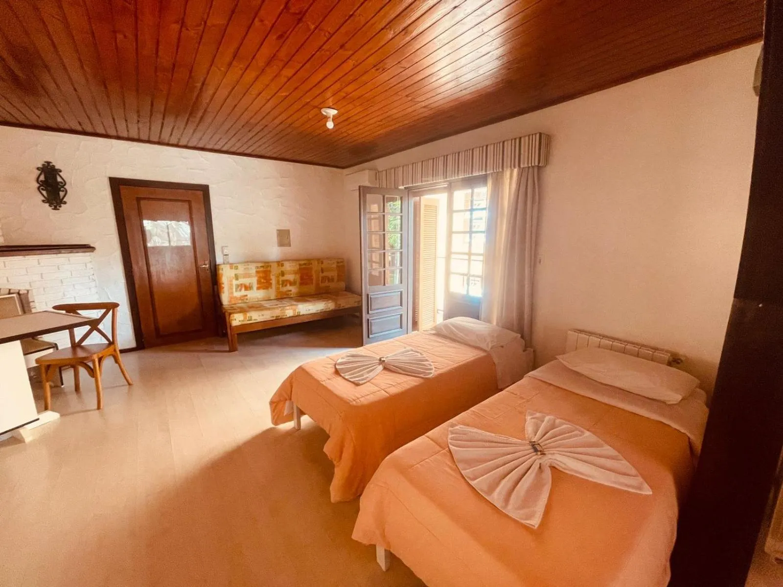 Photo of the whole room, Bed in Zermatt Hotel