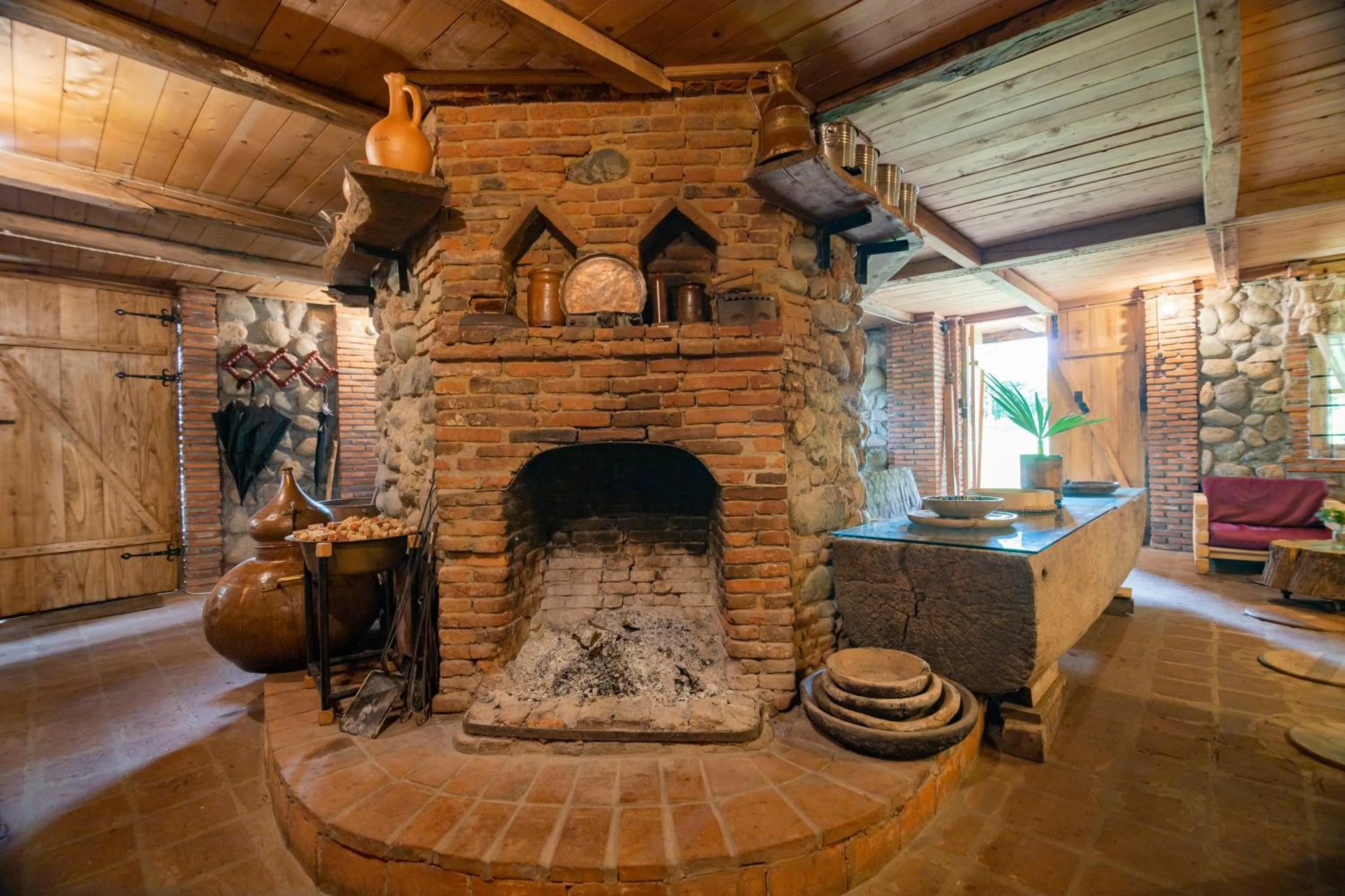 Restaurant/places to eat in Menabde Winery