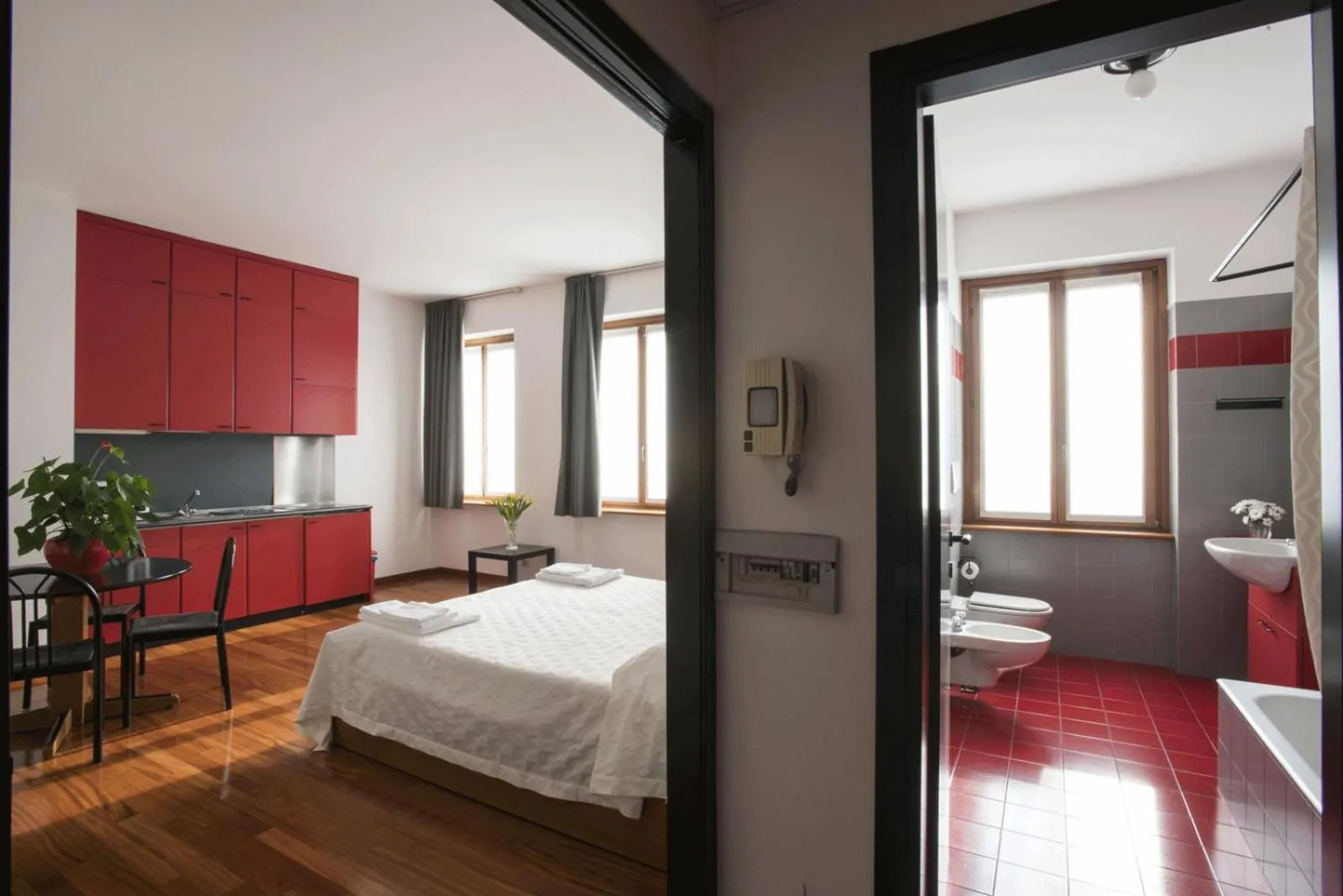 Photo of the whole room, Bed in Residence Villa Odescalchi