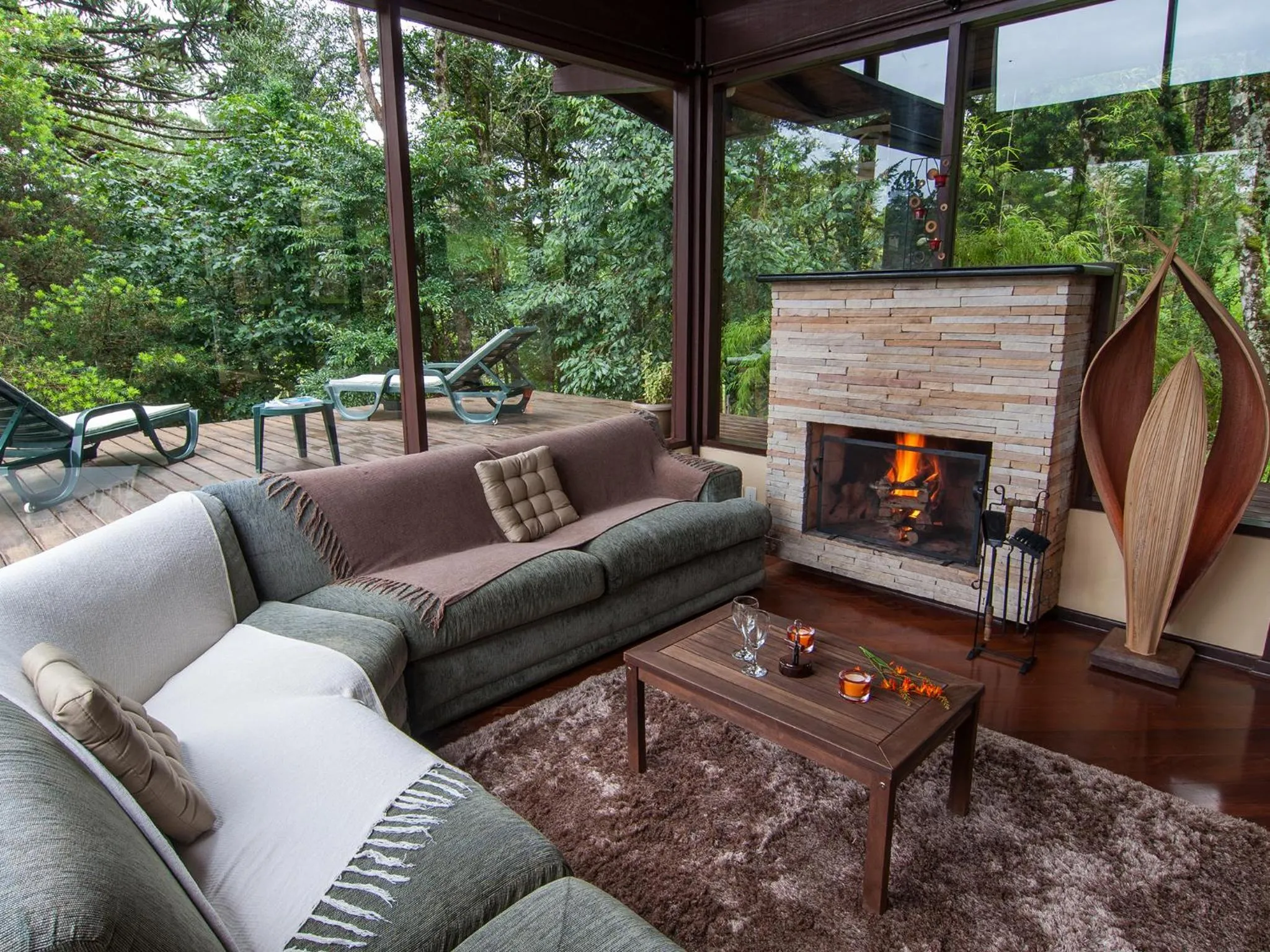 Seating area in Pousada Jardim das Montanhas