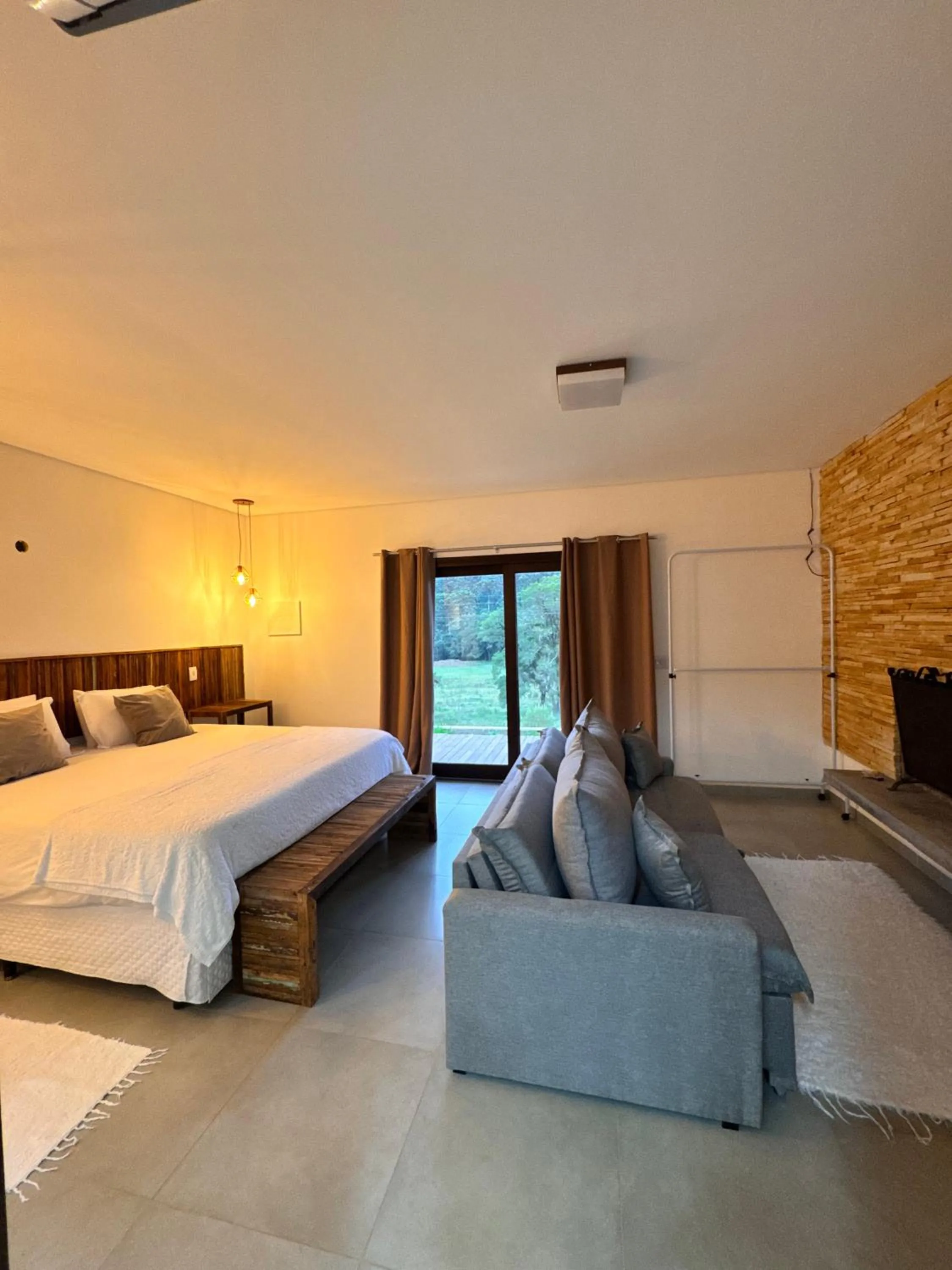 Bedroom, Bed in Pousada Jardim das Montanhas