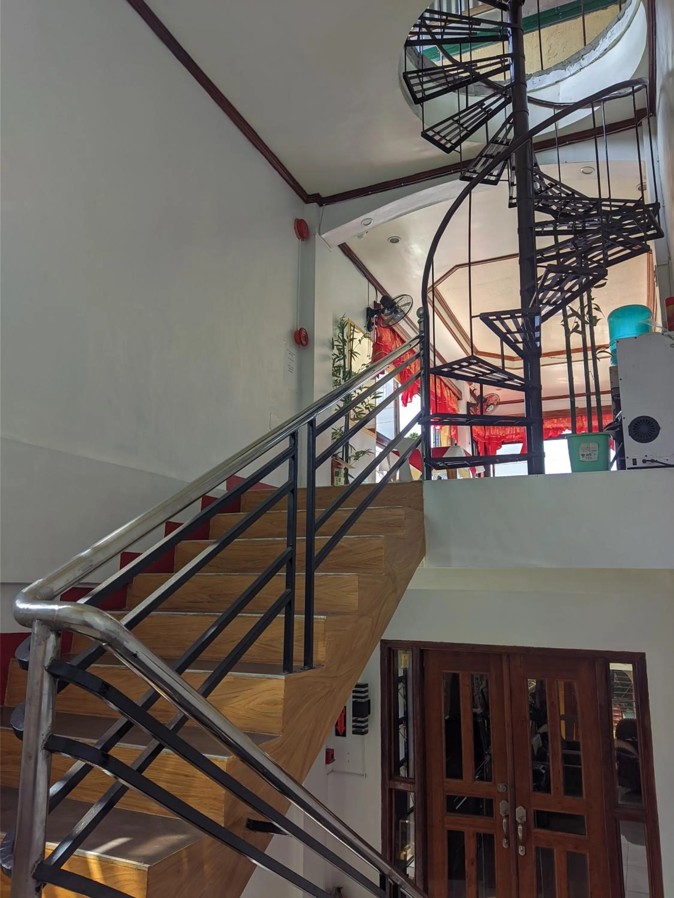 Property building in La Casa Milagrosa