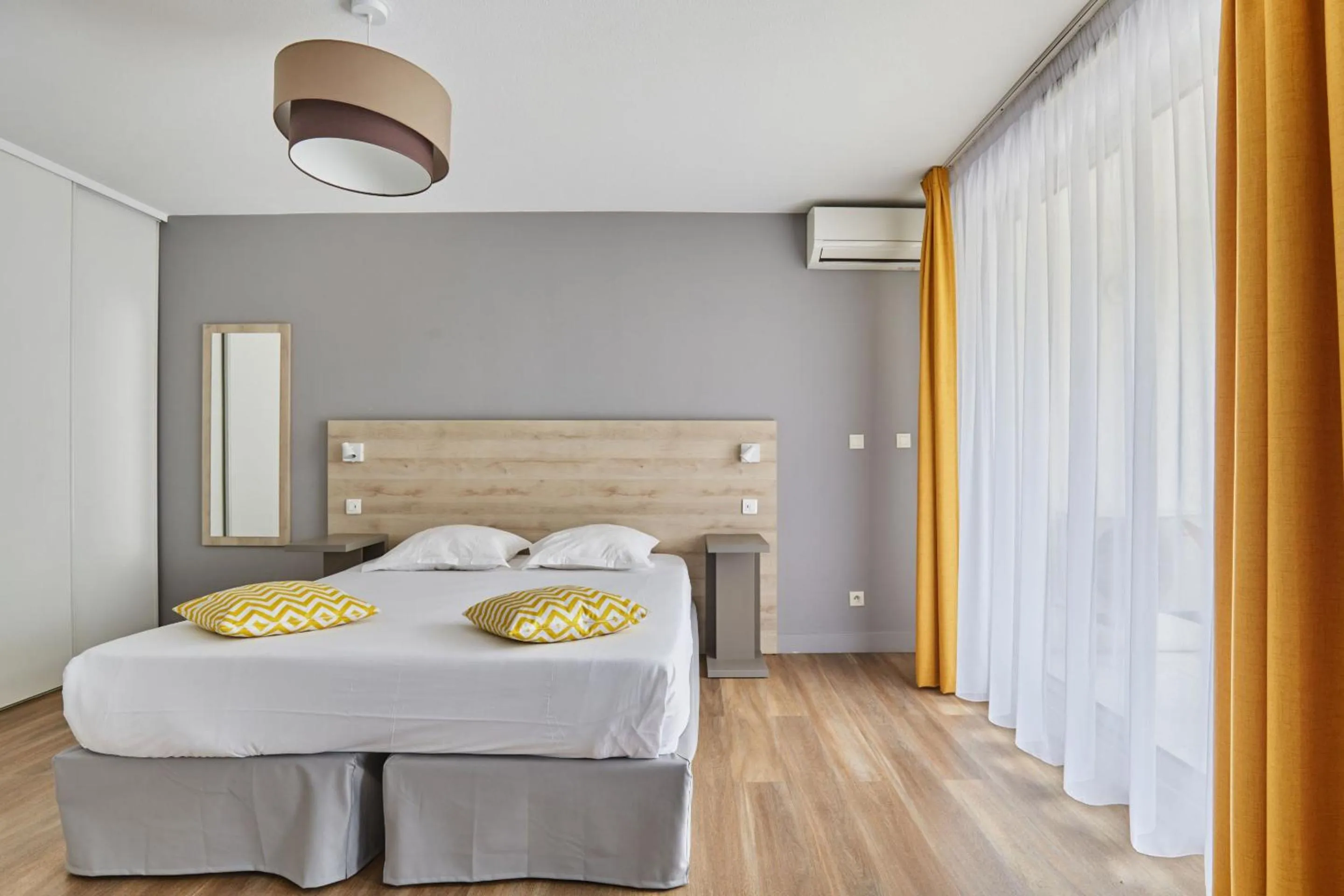 Bed in Appart Hotel Odalys City Aix en Provence Le Clos de la Chartreuse