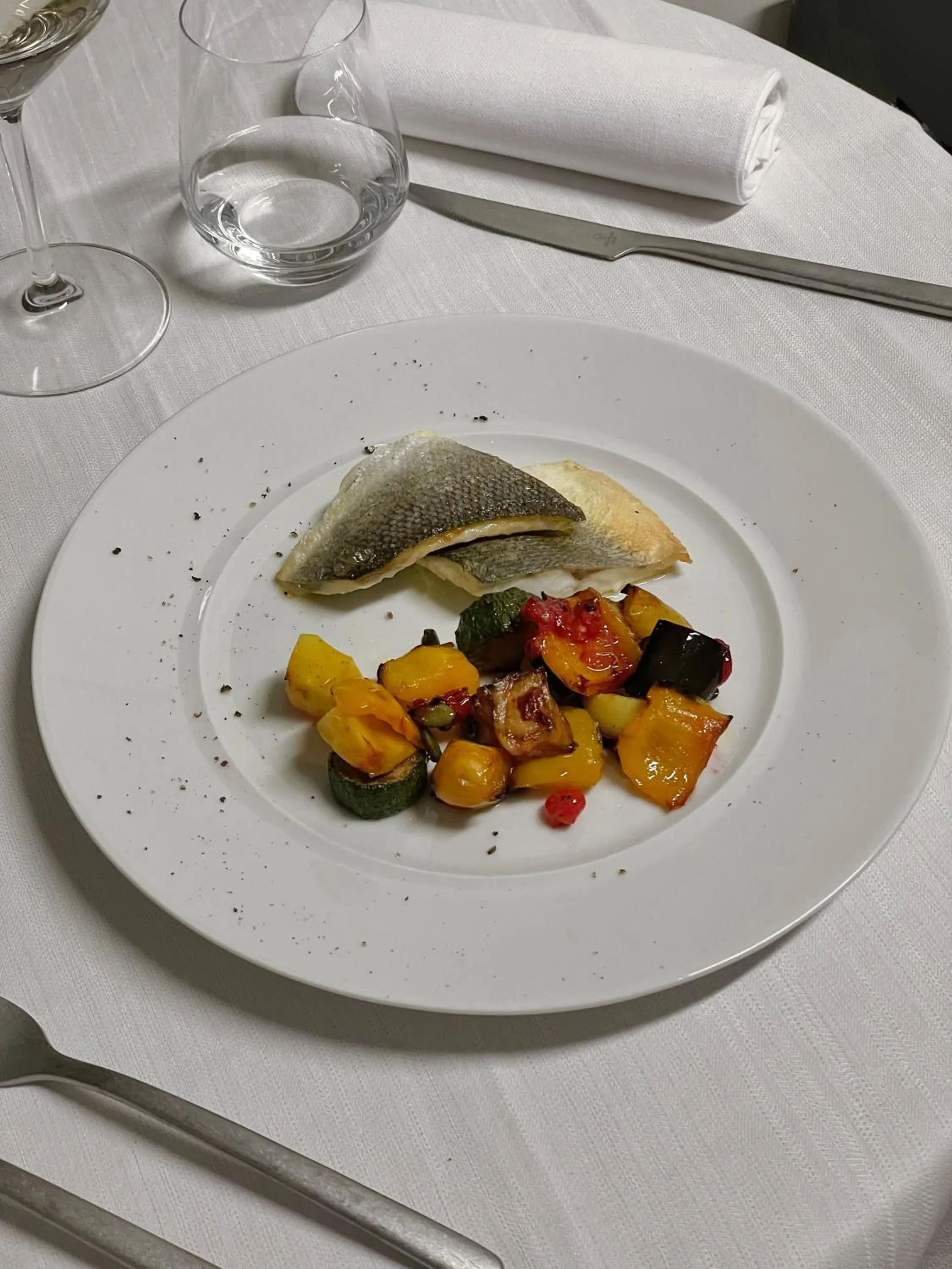 Restaurant/places to eat in Hotel Villa Policreti