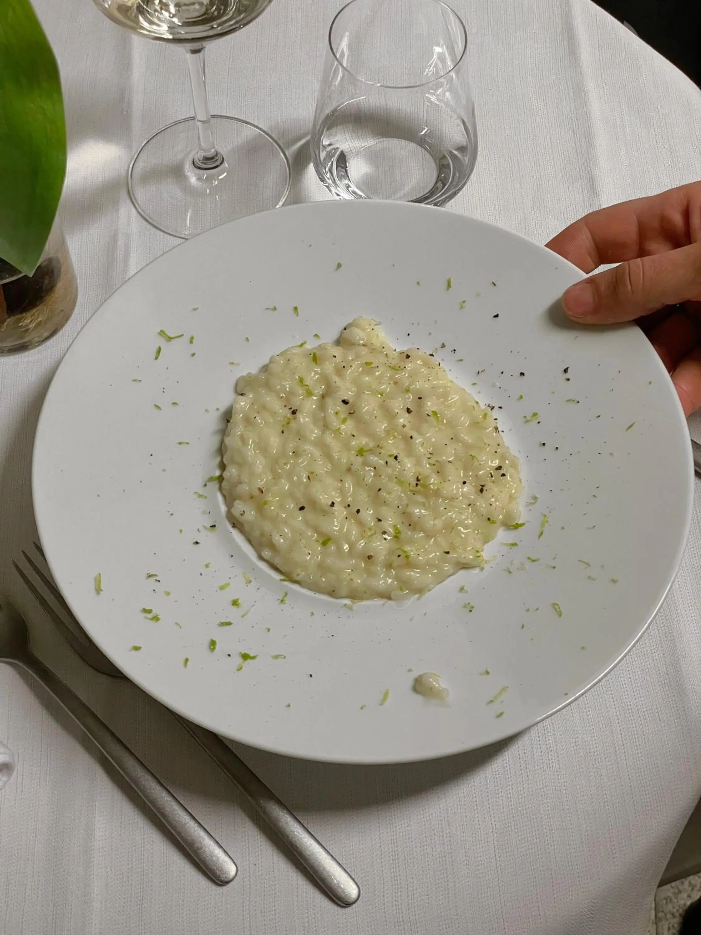 Restaurant/places to eat in Hotel Villa Policreti