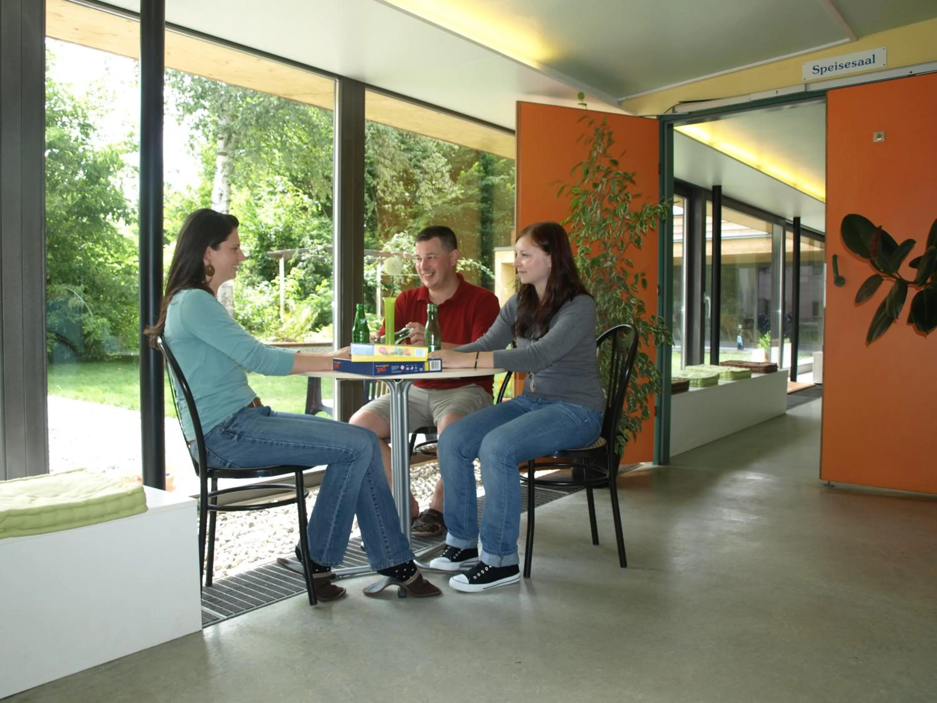 Communal lounge/ TV room in Junges Hotel Melk