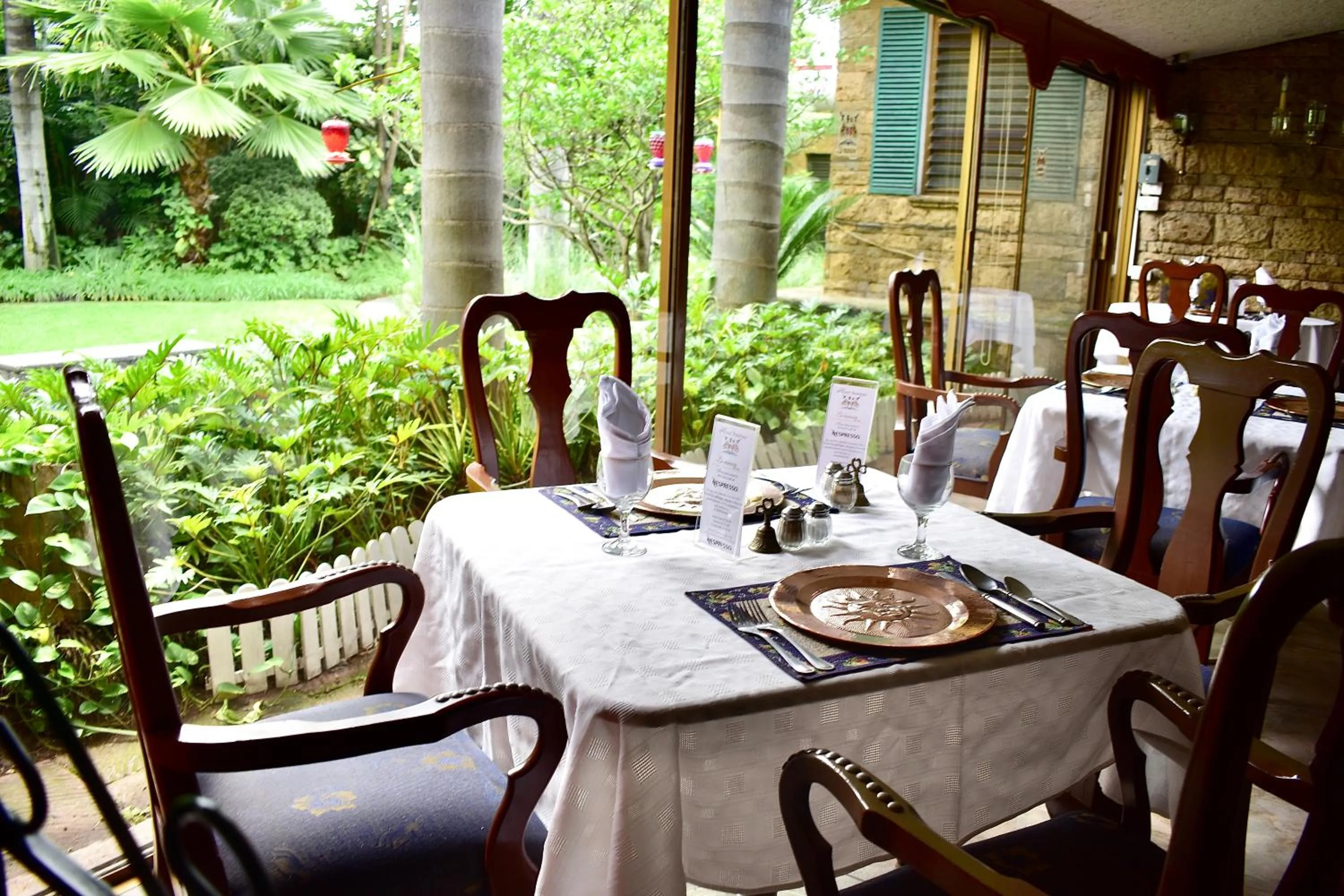 Restaurant/places to eat in Hotel La Mansion del Sol