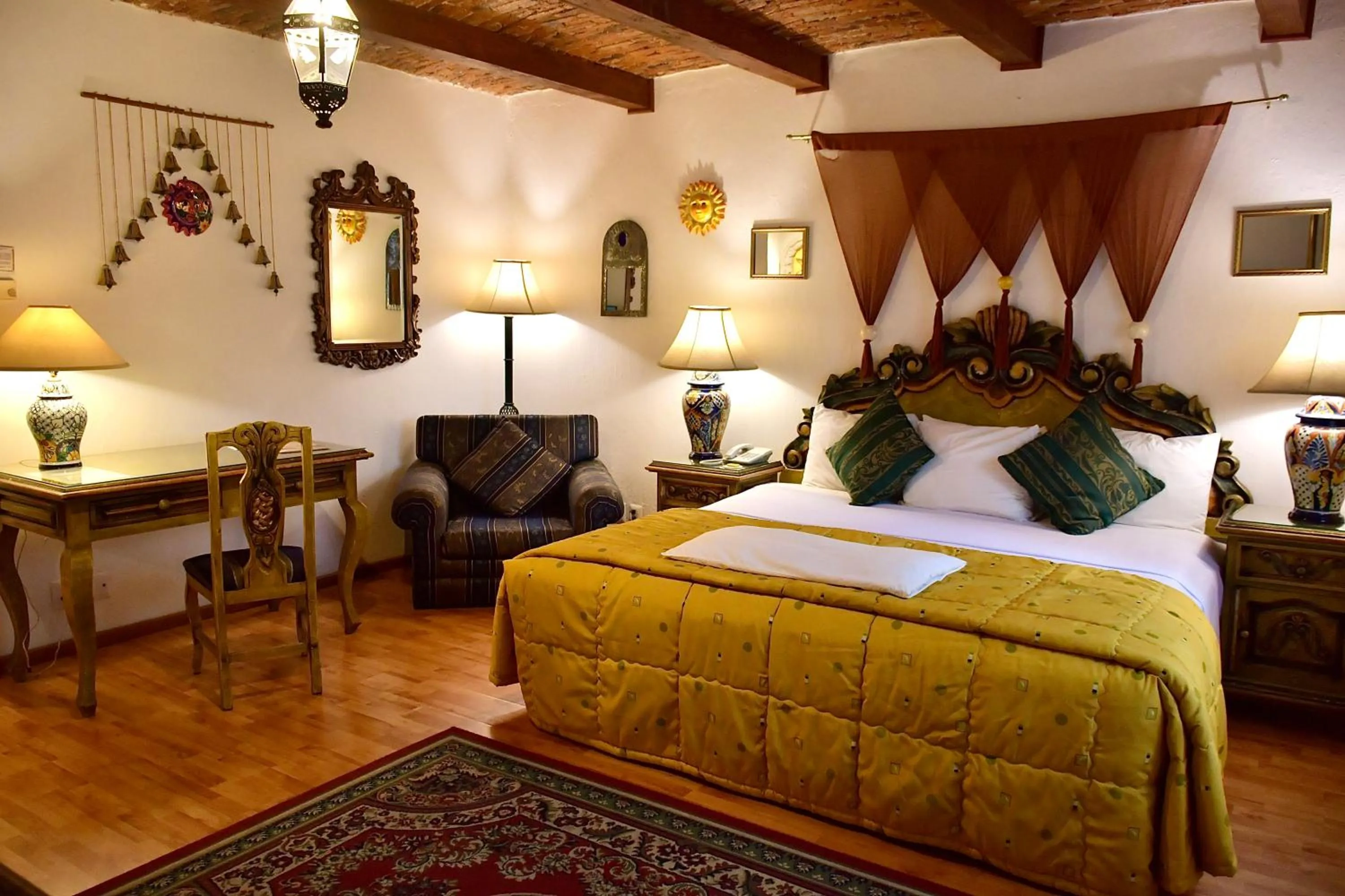 Bed in Hotel La Mansion del Sol