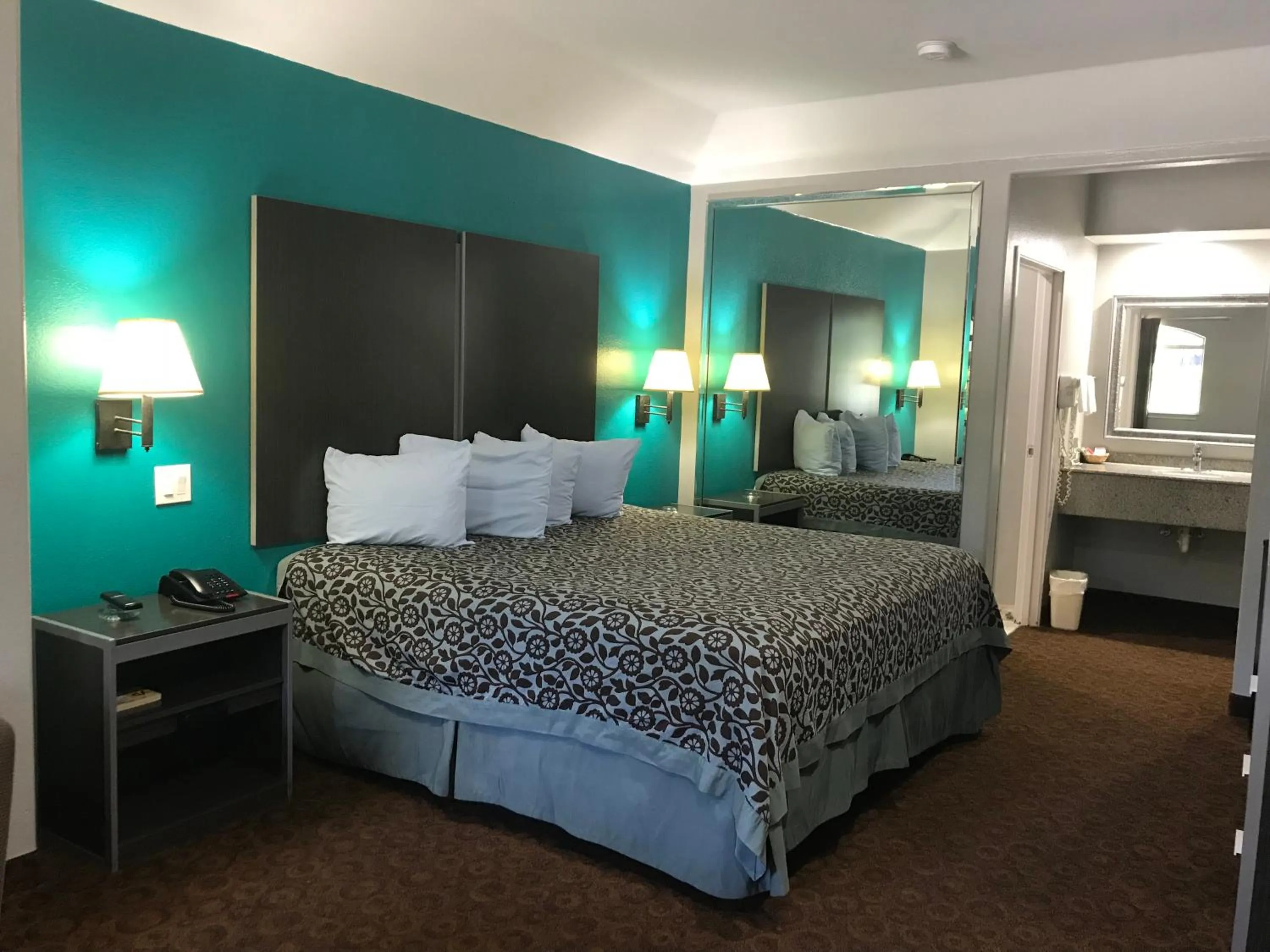 Camelot Inn and Suites