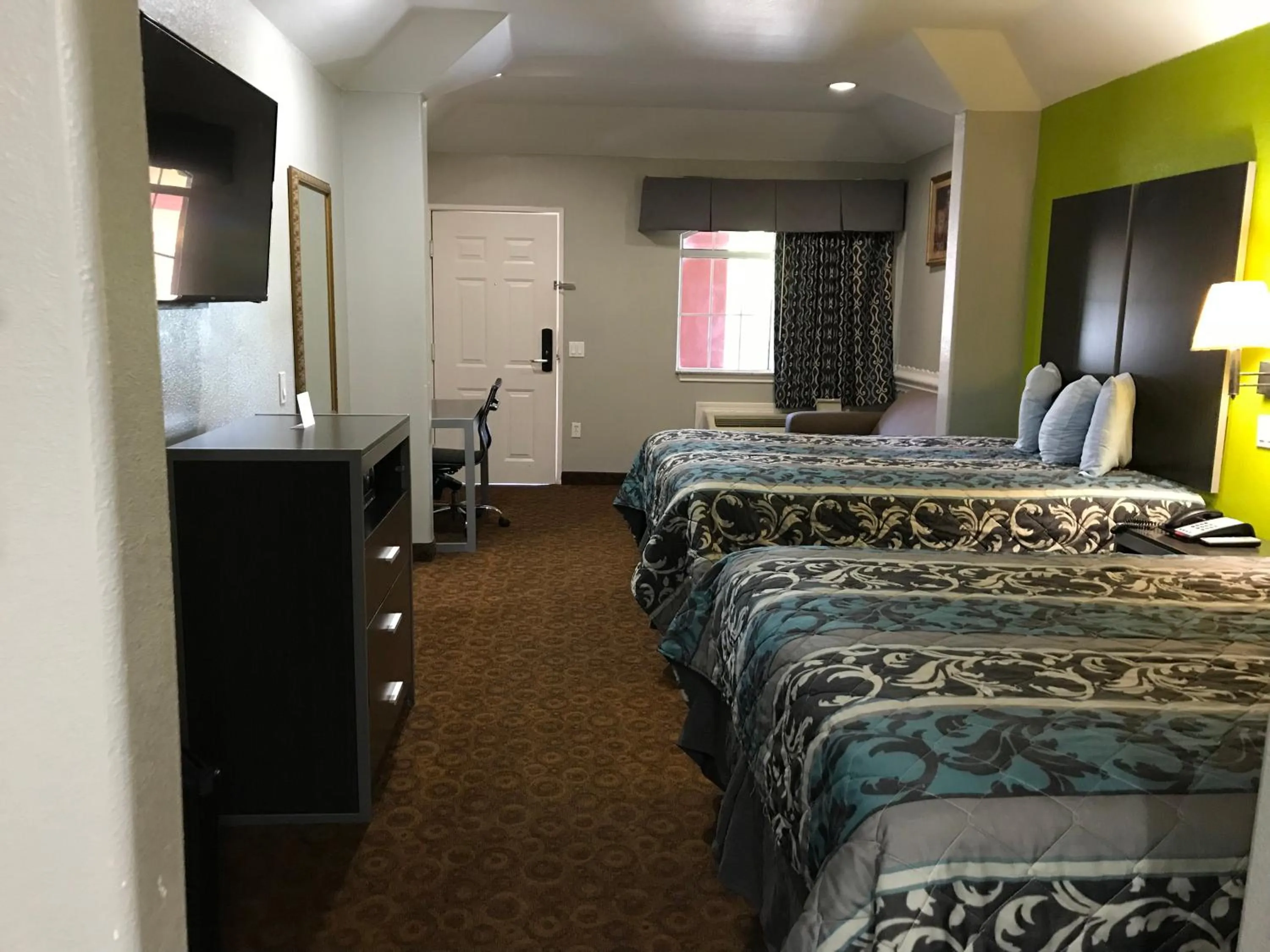 Camelot Inn and Suites