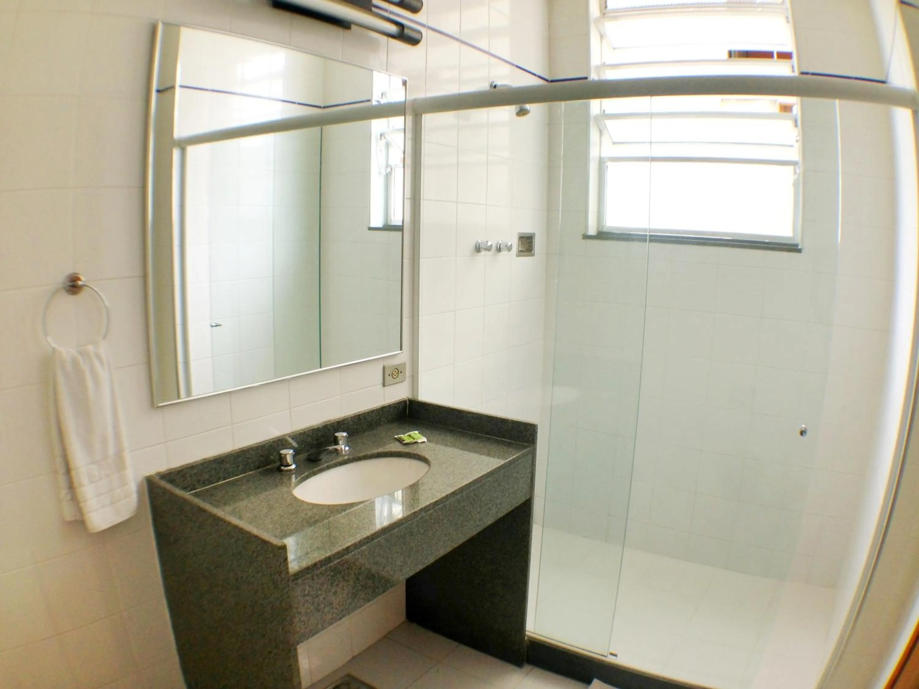 Bathroom in Itajubá Hotel