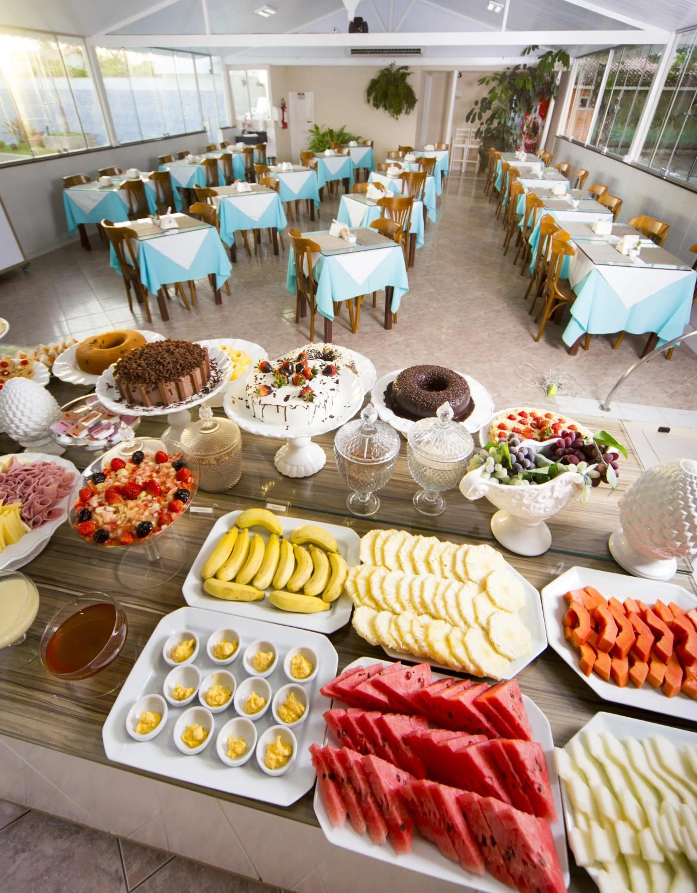 Restaurant/places to eat in Hotel Rekinte