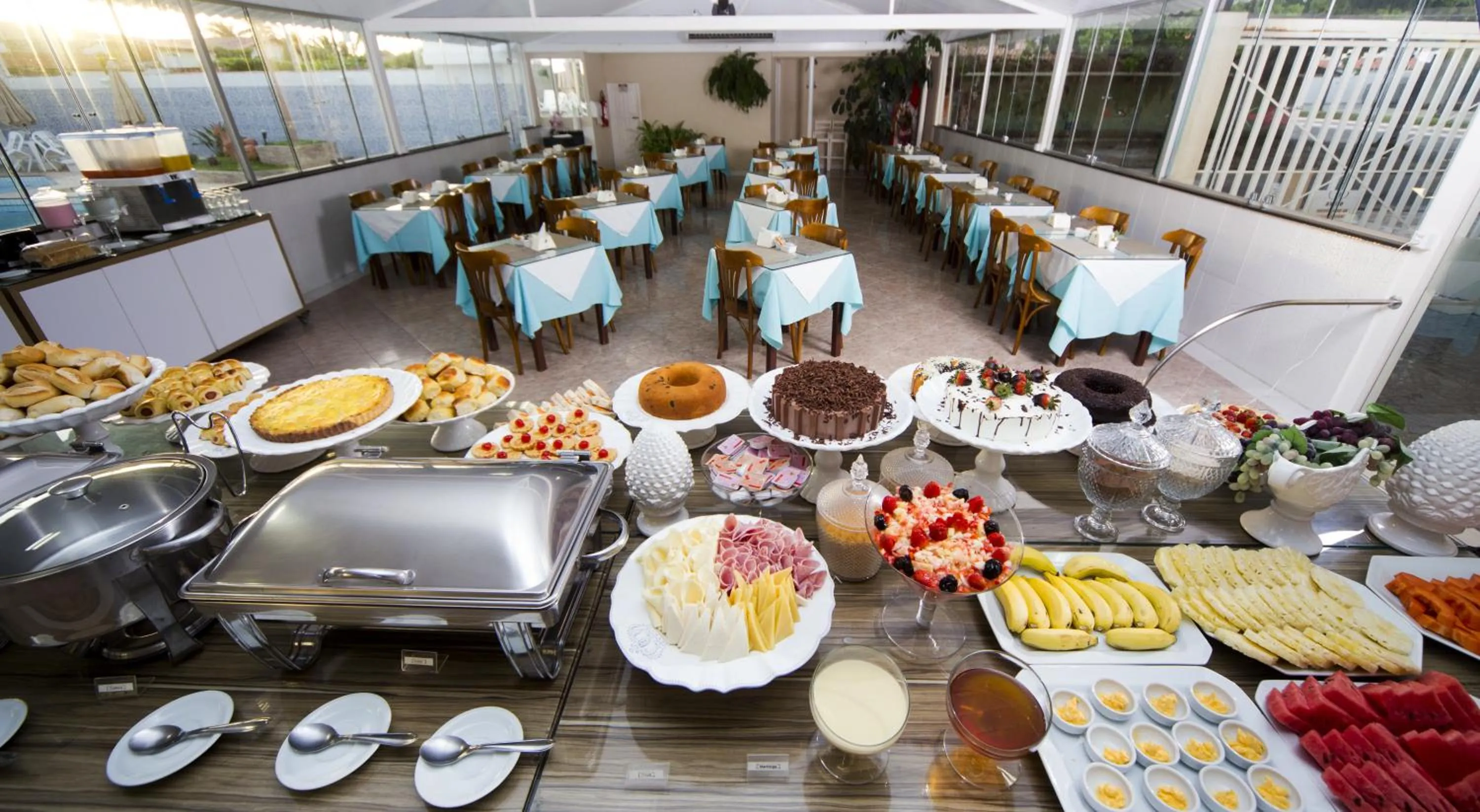 Buffet breakfast in Hotel Rekinte