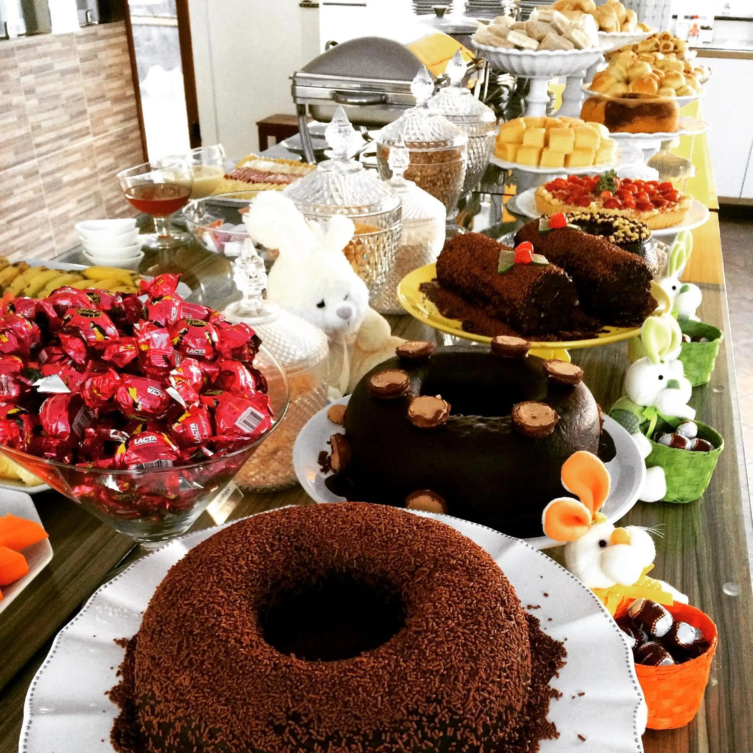 Buffet breakfast in Hotel Rekinte