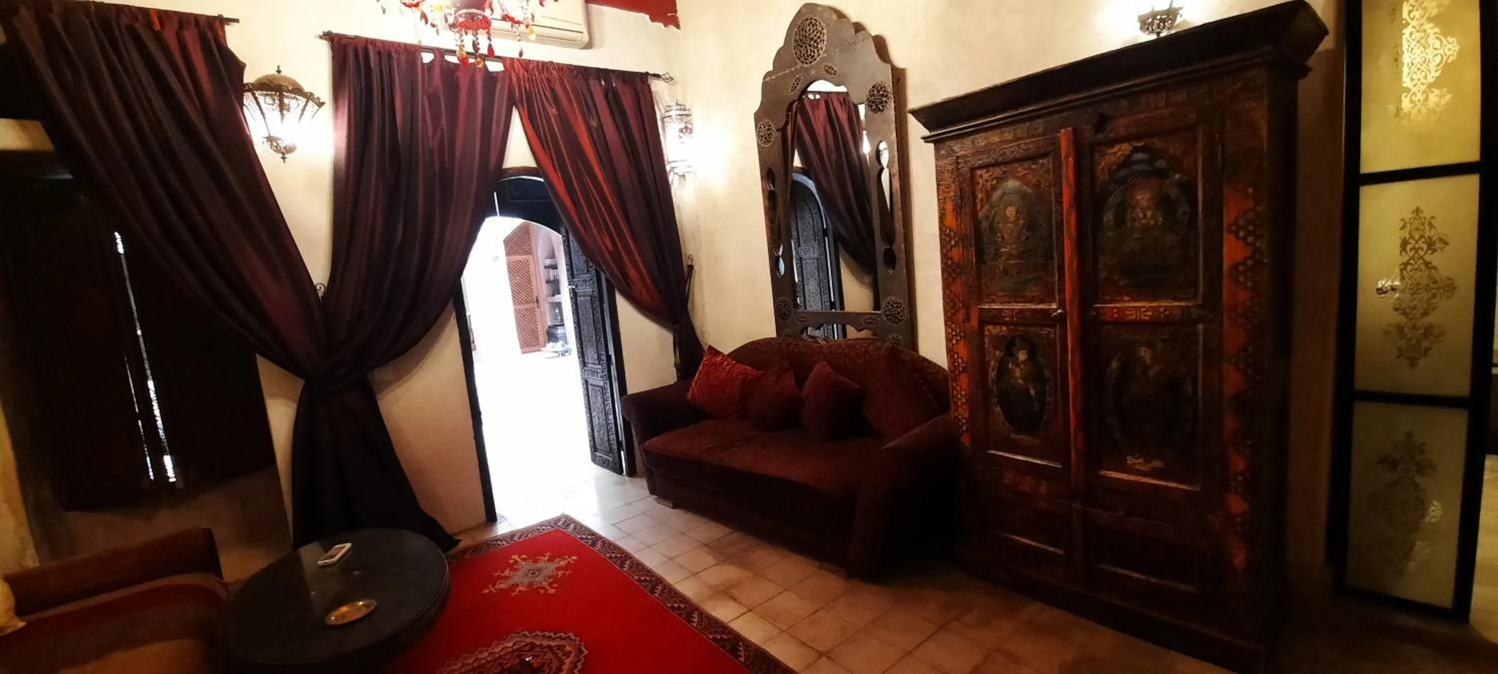 Photo of the whole room in Riad Lorsya