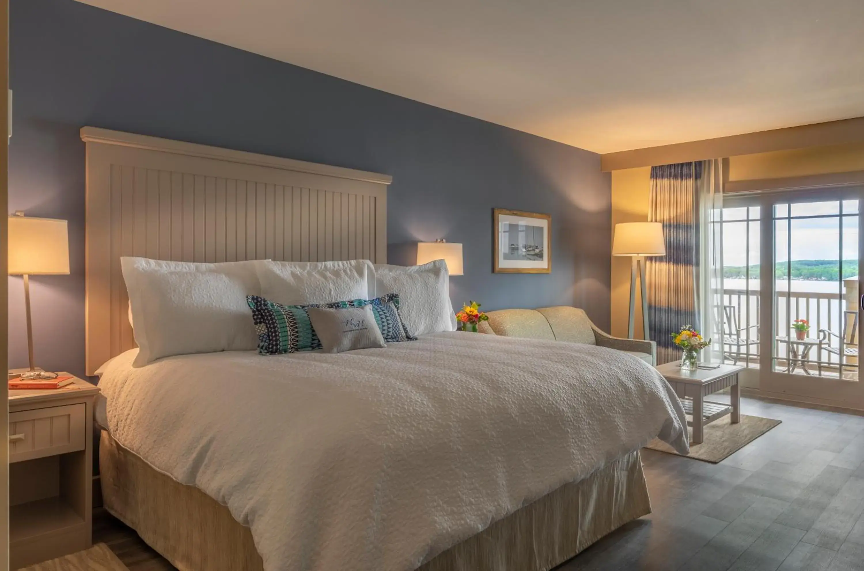 King Room with Lake View in Chautauqua Harbor Hotel - Jamestown King Room with Lake View in Chautauqua Harbor Hotel - Jamestown