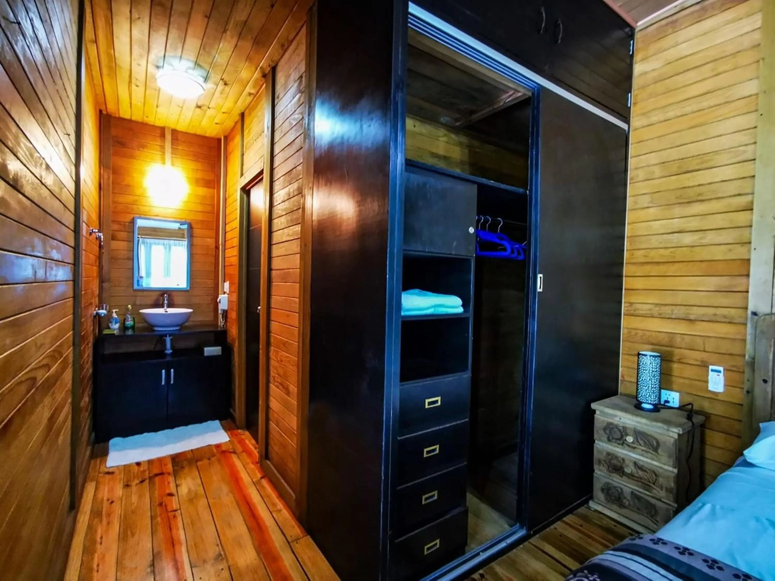 Bathroom, Bed in Alicat Villas