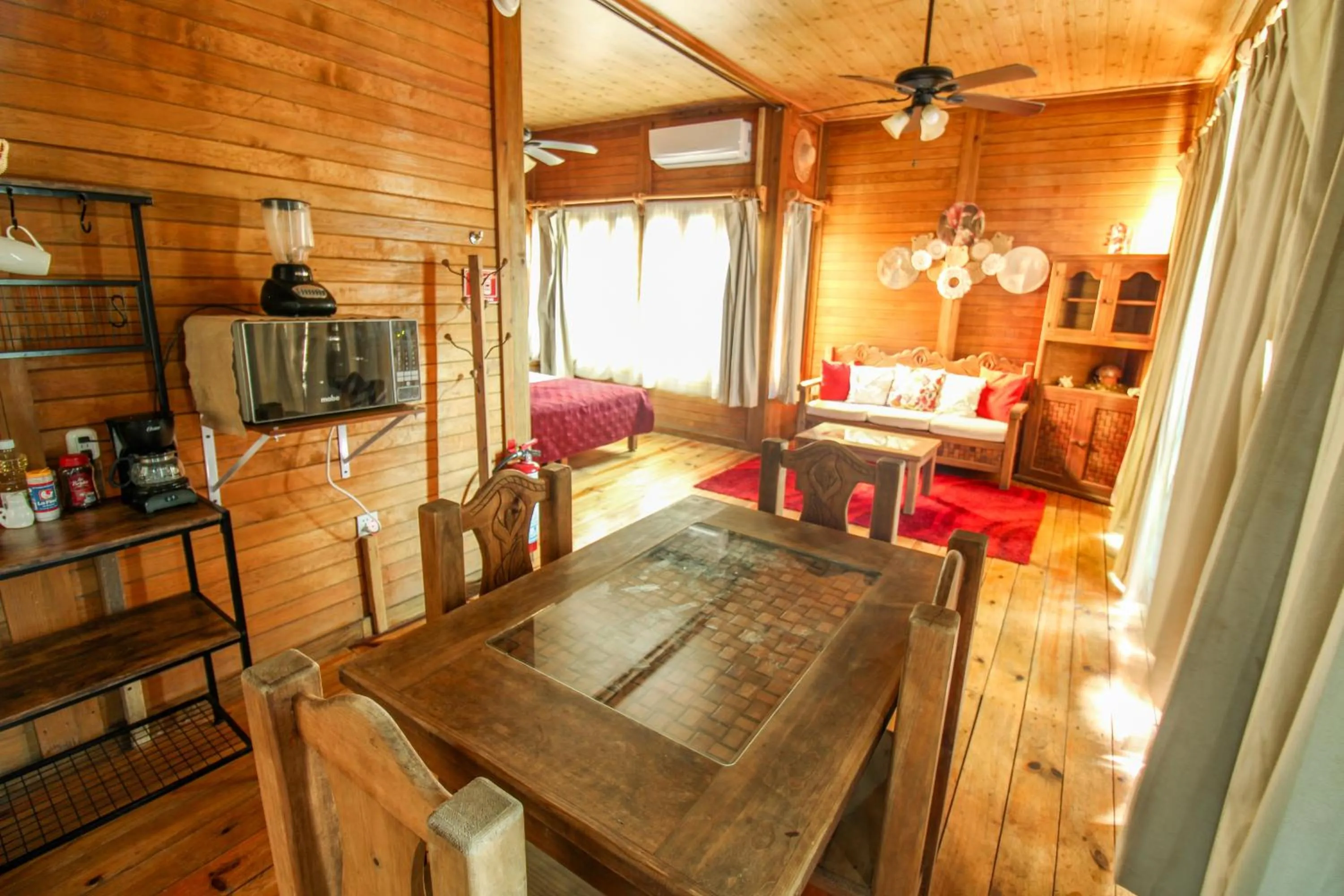 Kitchen or kitchenette in Alicat Villas