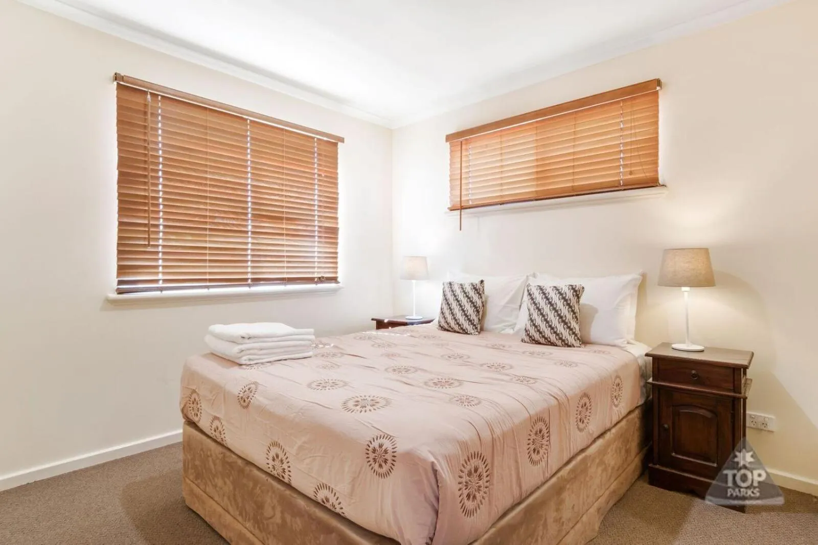 Bed in Dongara Tourist Park