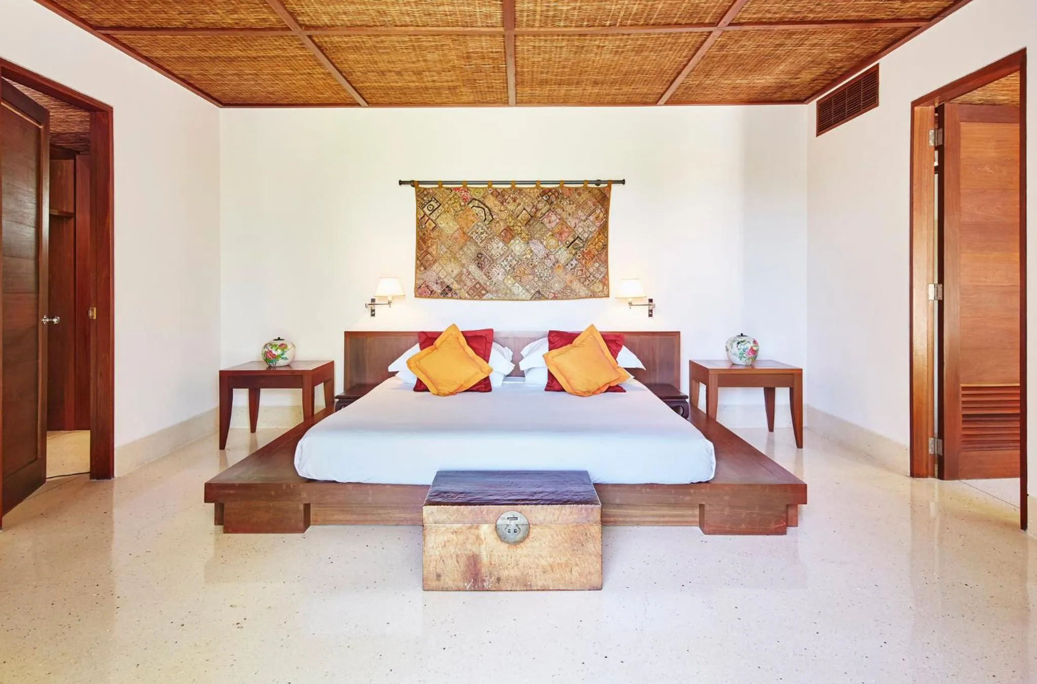 Photo of the whole room, Bed in COMO Shambhala Estate