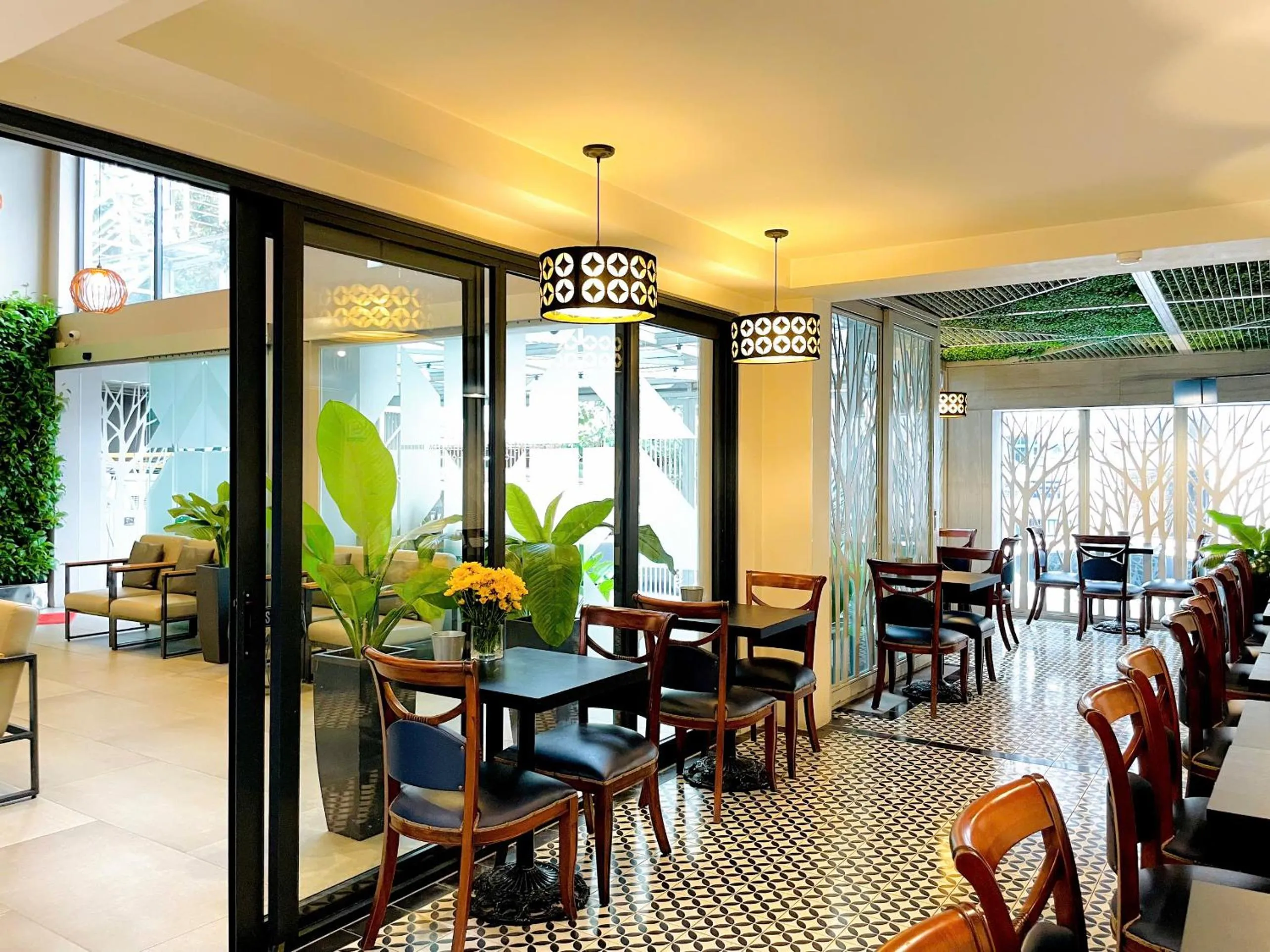 Living room in Royal Dragon Boutique Hotel