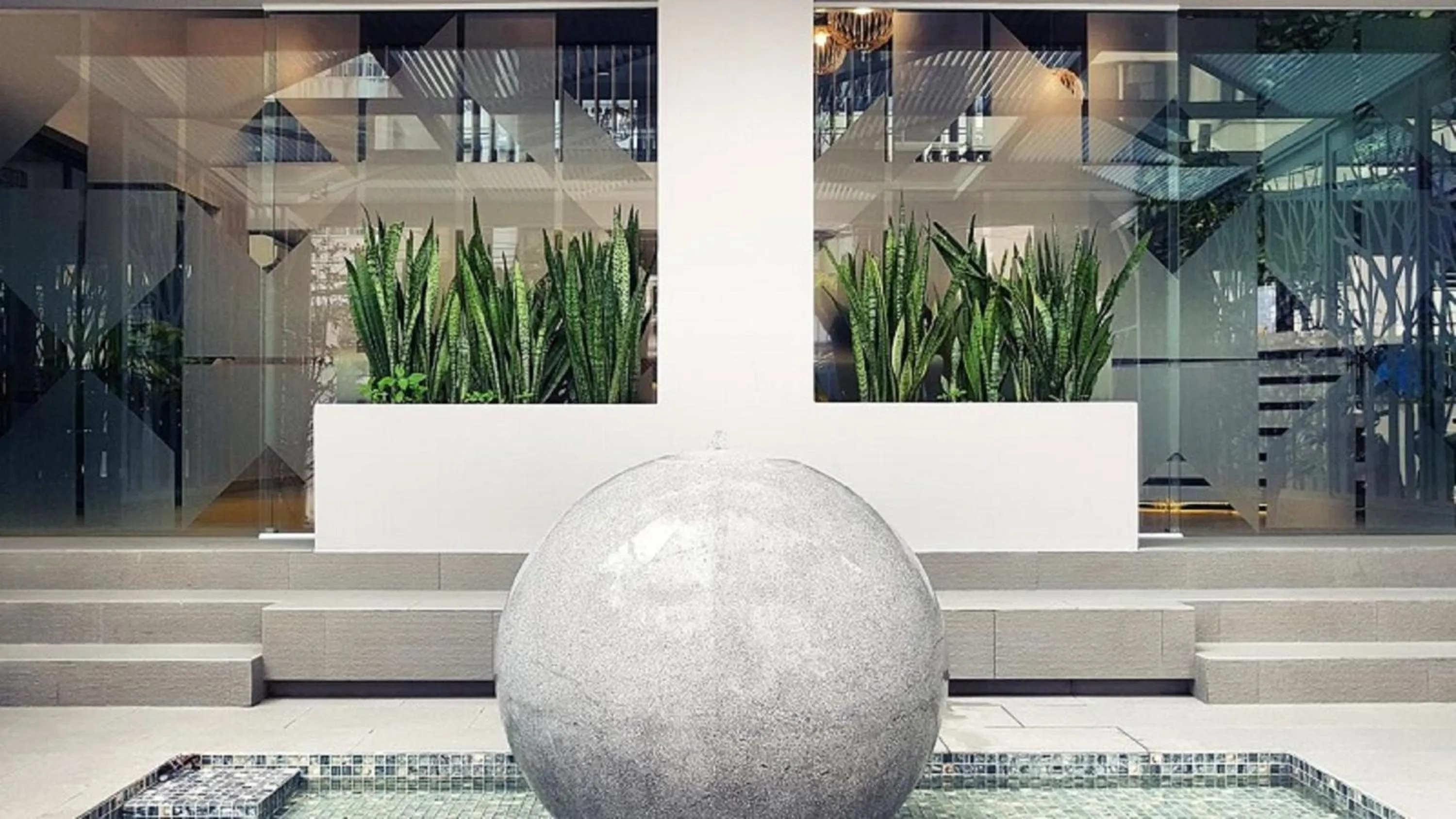 Facade/entrance in Royal Dragon Boutique Hotel