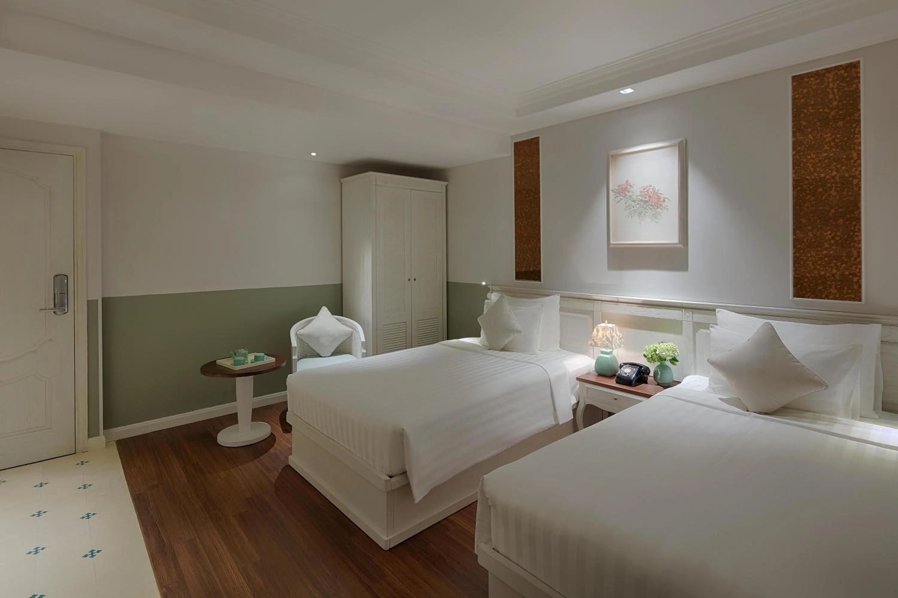 Bed in Au Lac Charner Hotel