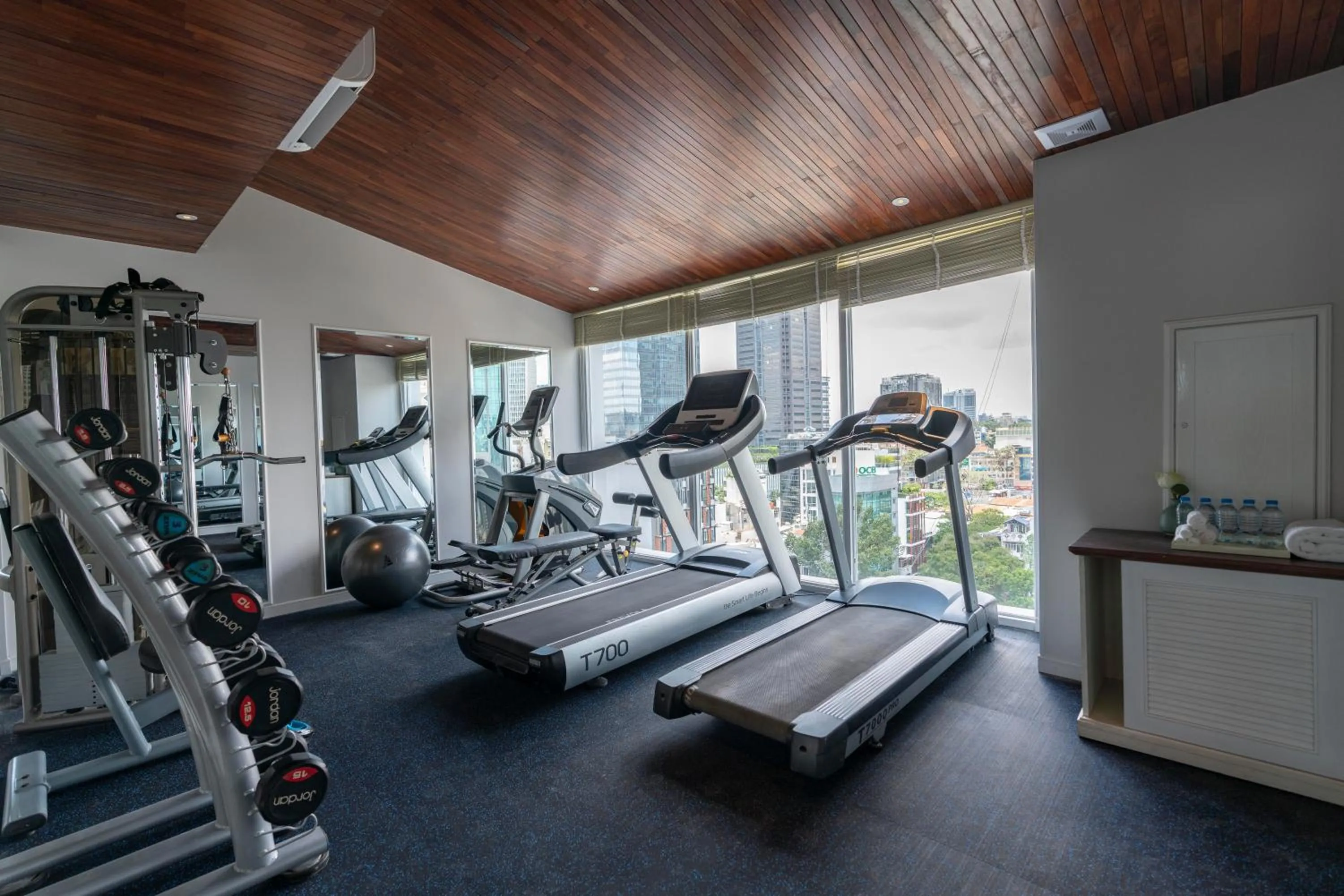 Fitness centre/facilities in Au Lac Charner Hotel