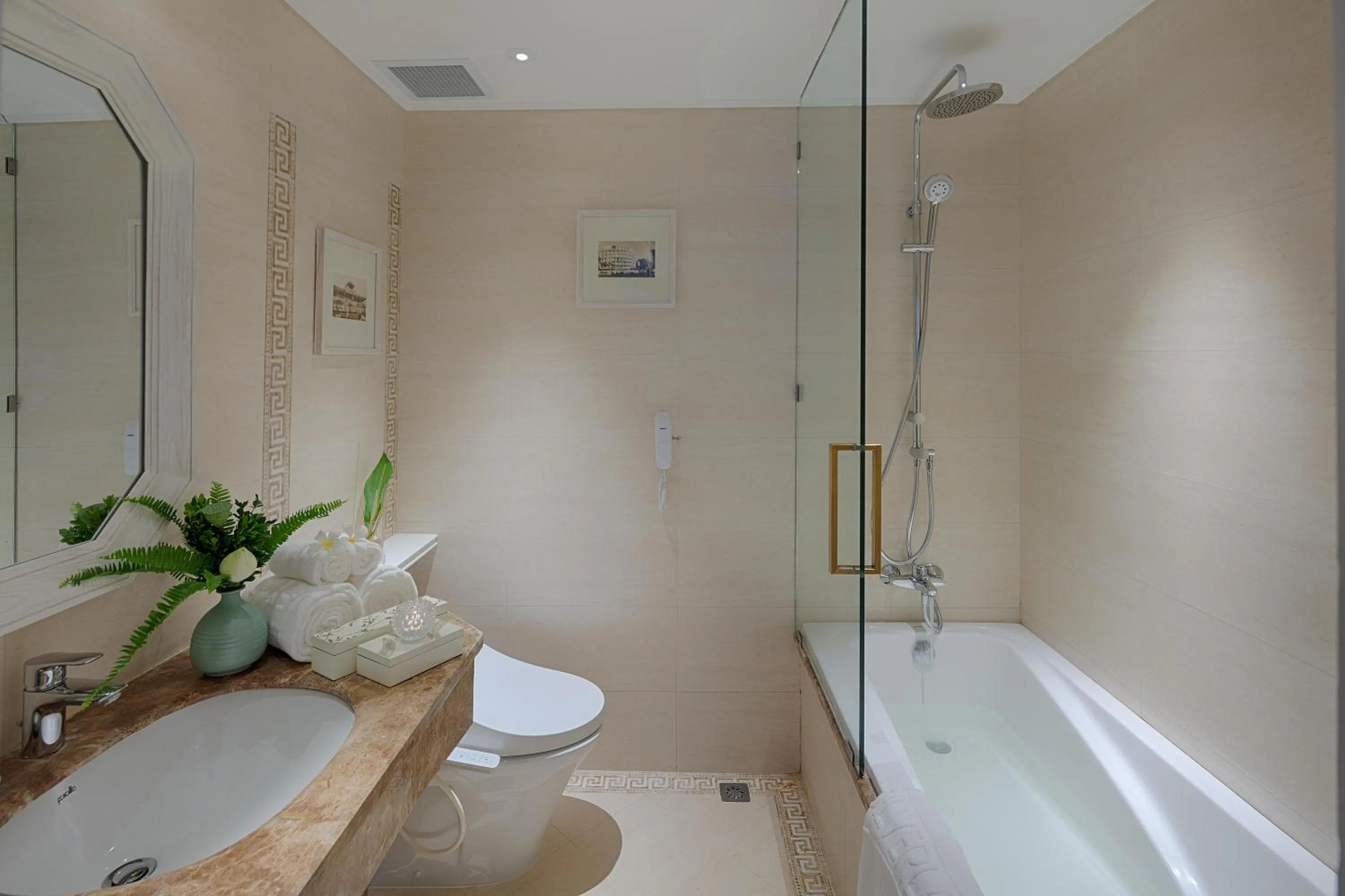 Bathroom in Au Lac Charner Hotel