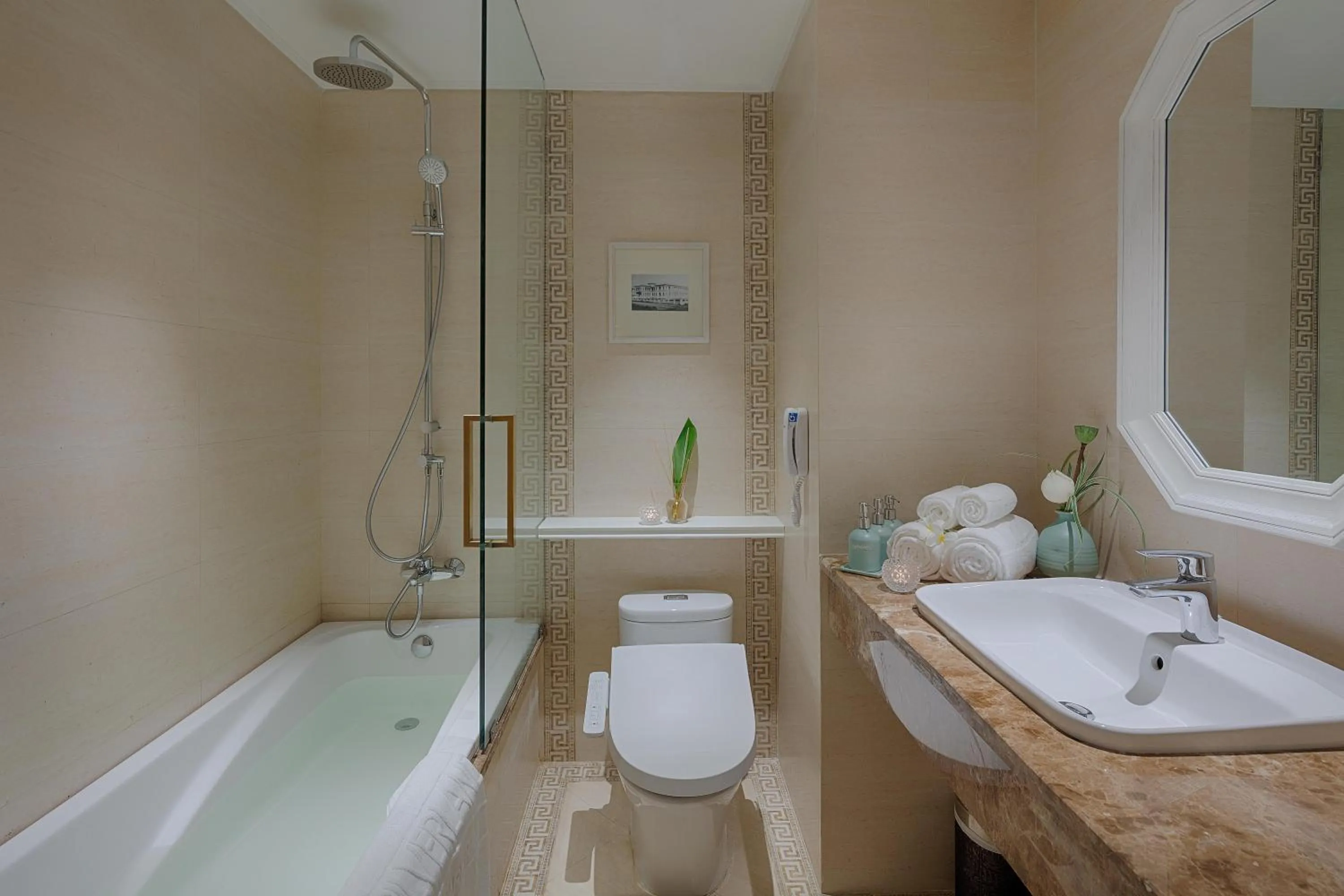 Shower in Au Lac Charner Hotel