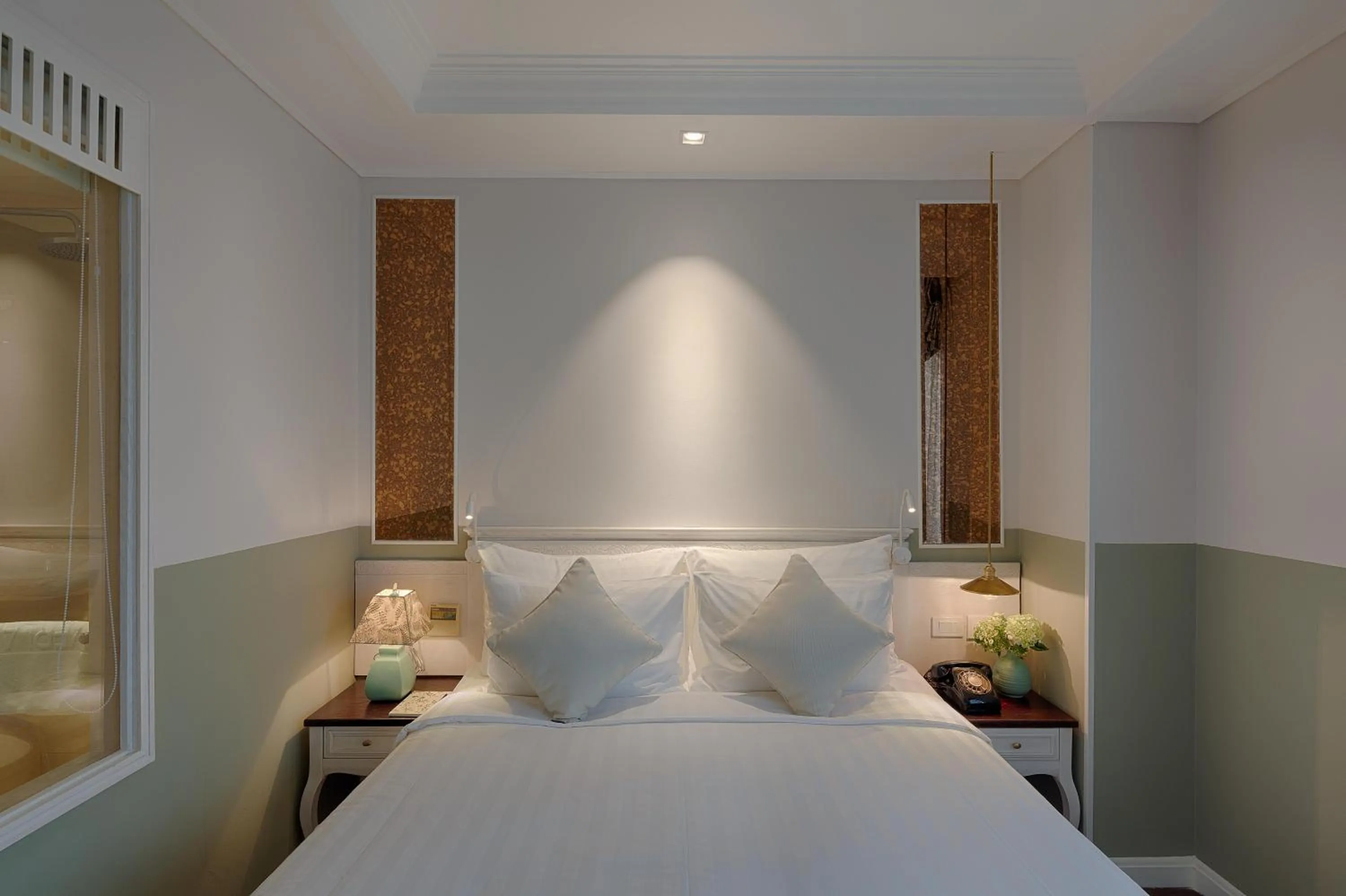 bunk bed, Bed in Au Lac Charner Hotel