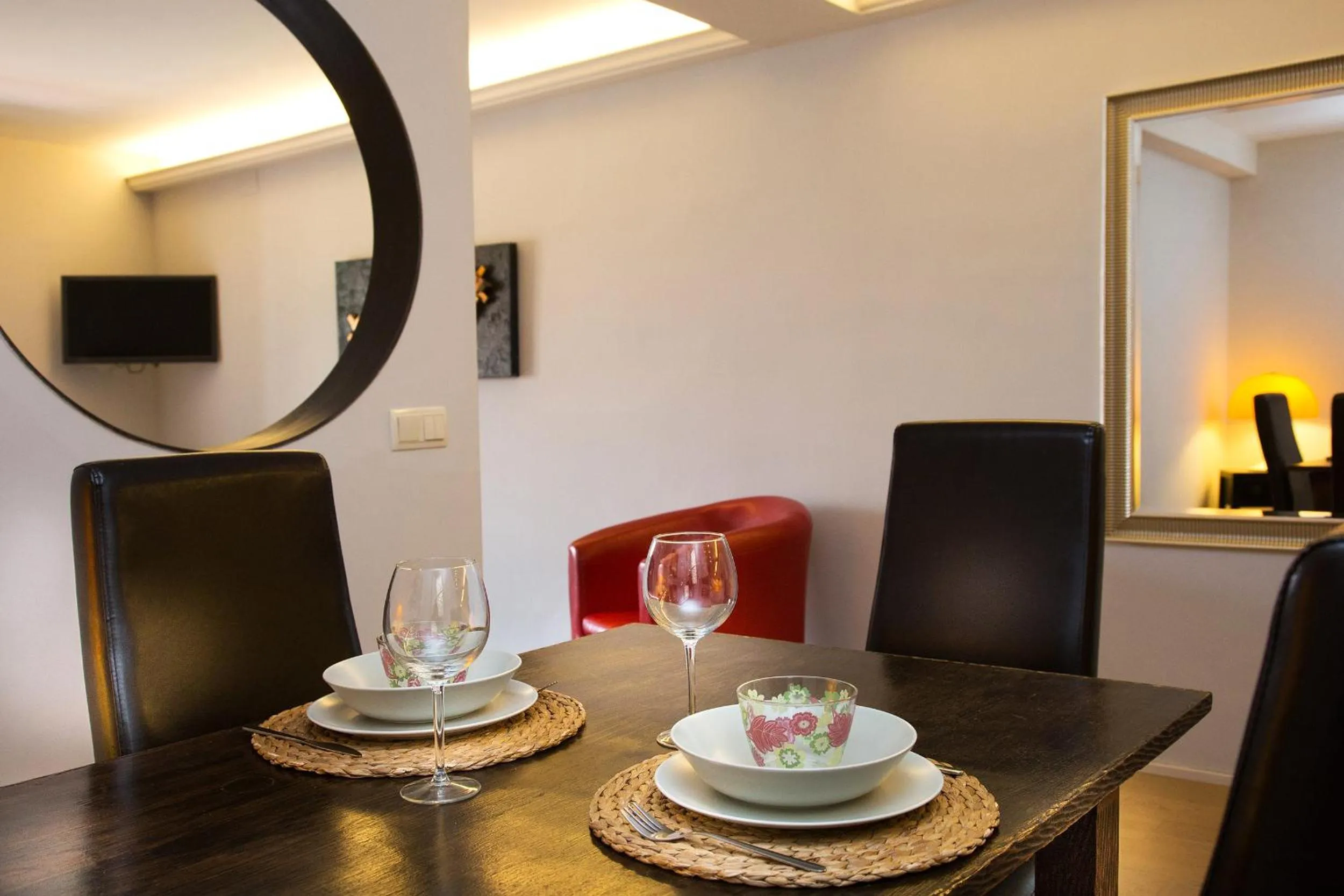 Dining area in Opening Doors Aribau