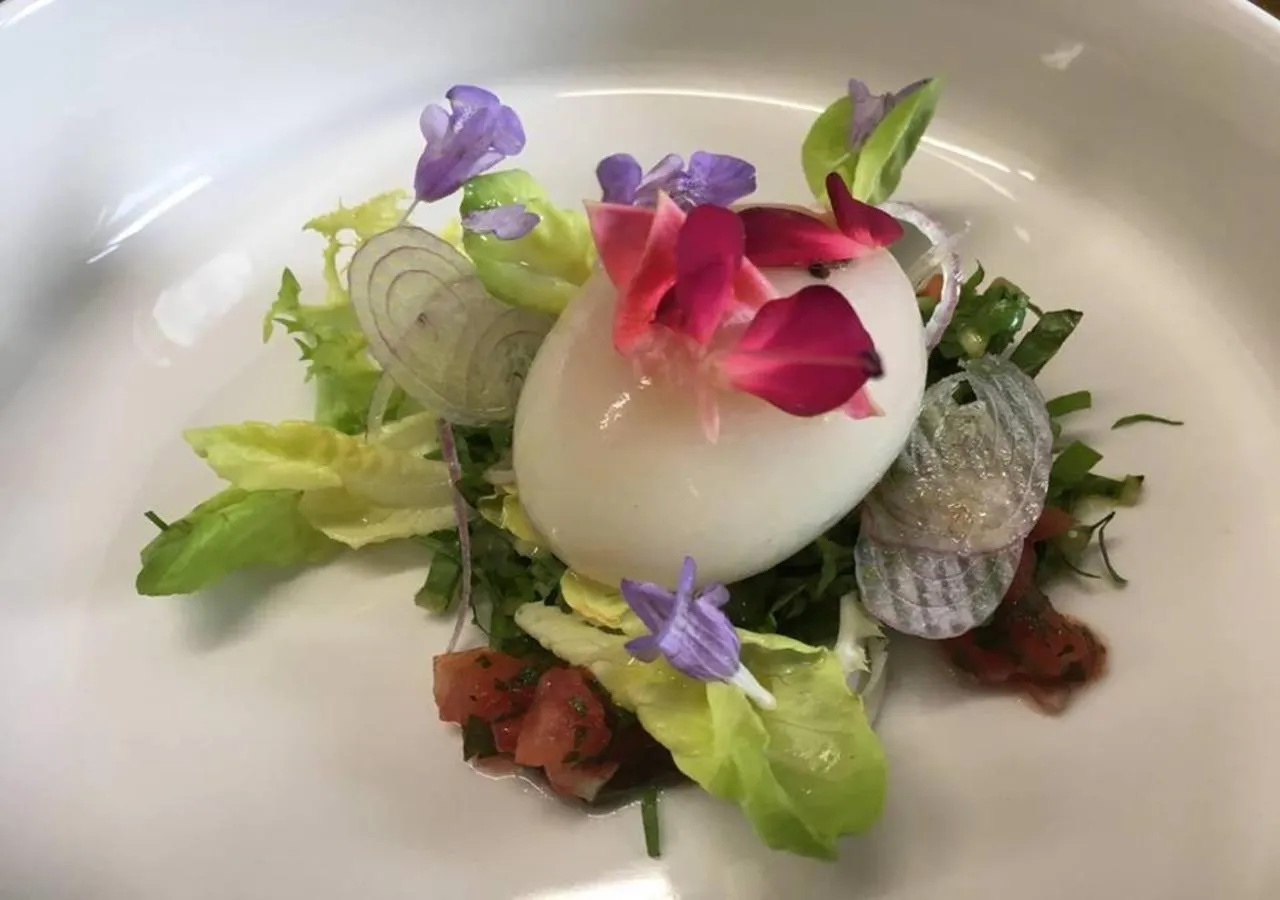 Food close-up in Bed&Bike Tremola San Gottardo