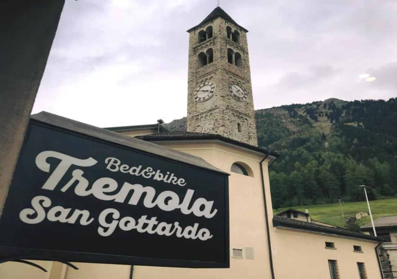 Property building in Bed&Bike Tremola San Gottardo